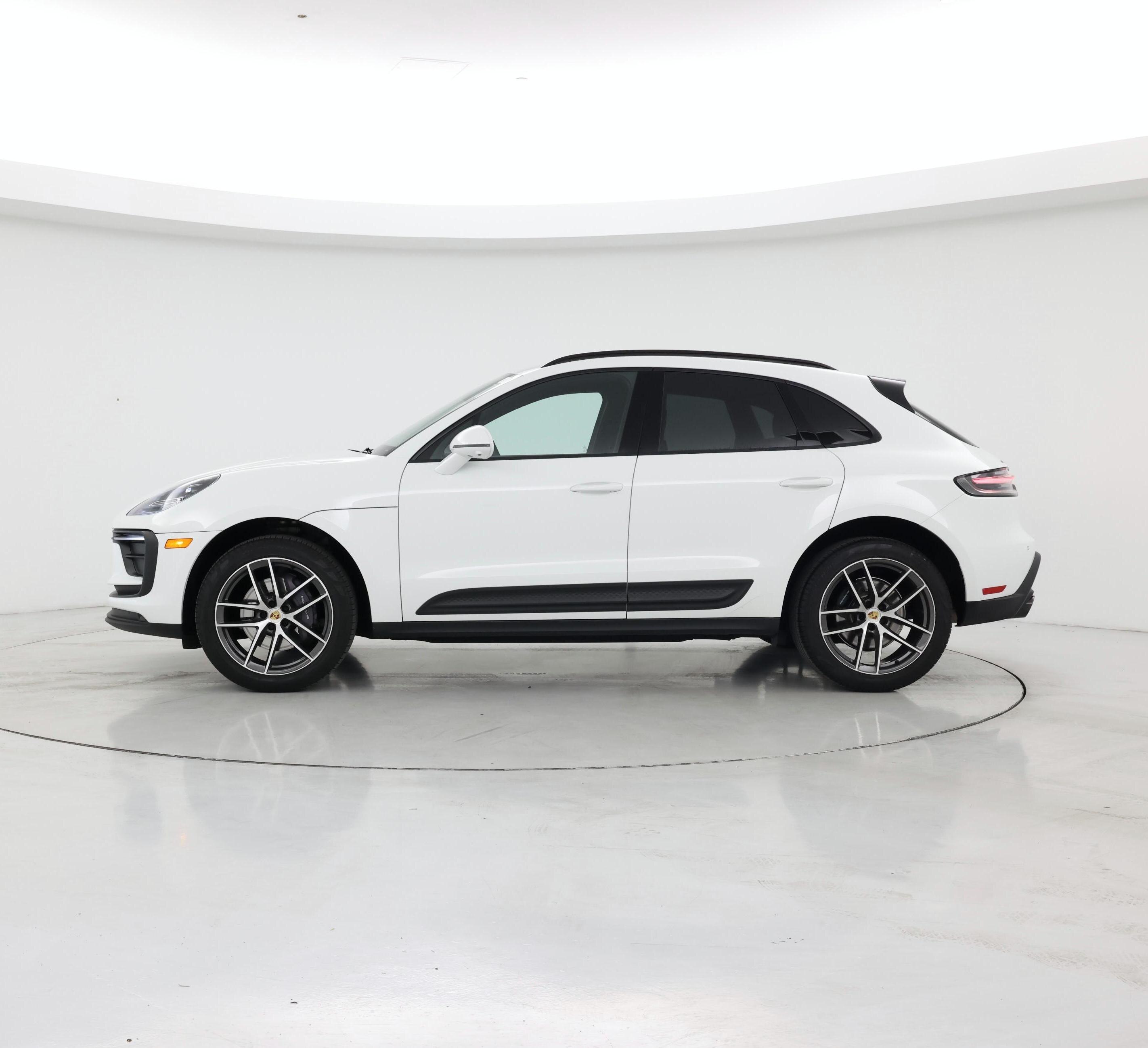 Thumbnail: 2024 Porsche Macan - 3