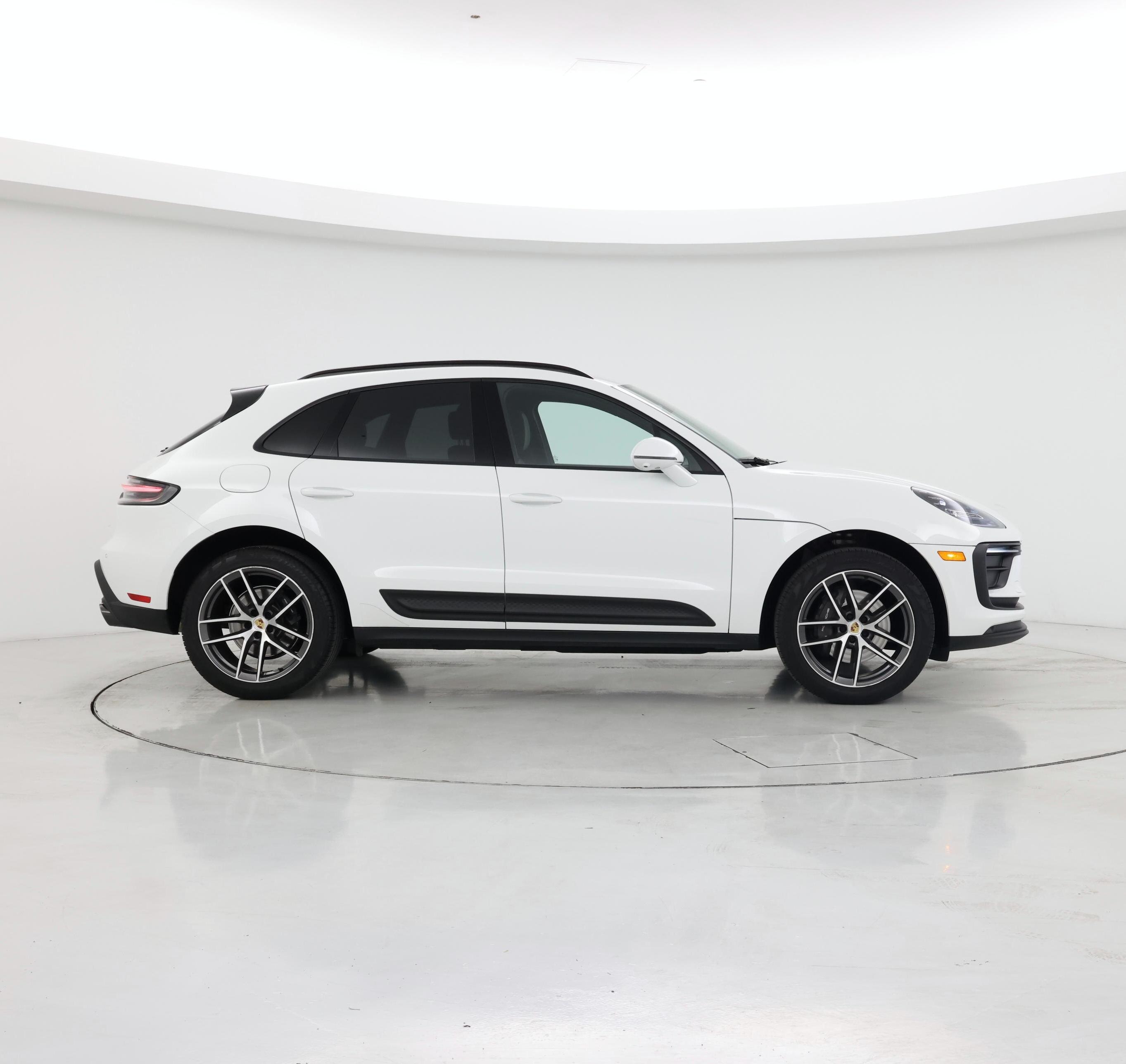 Thumbnail: 2024 Porsche Macan - 7