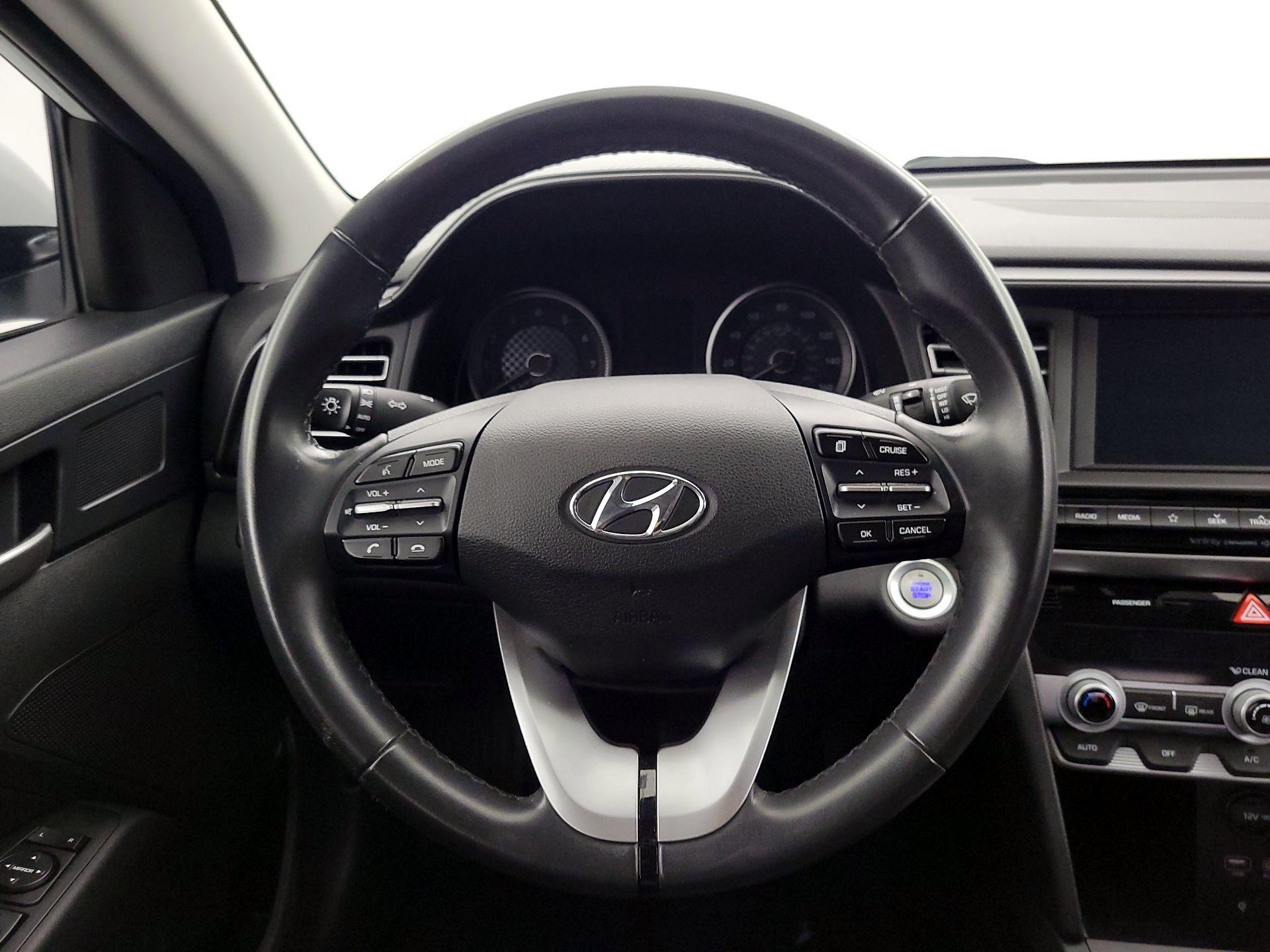 Thumbnail: 2020 Hyundai Elantra - 10