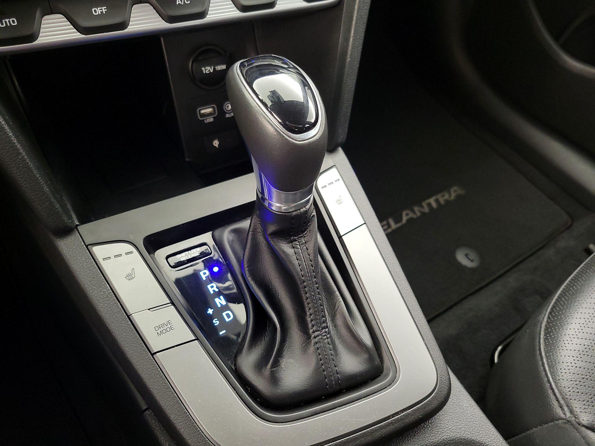 Thumbnail: 2020 Hyundai Elantra - 17