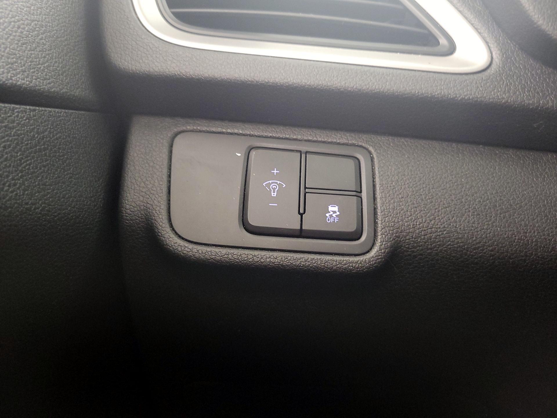 Thumbnail: 2019 Hyundai Accent - 13