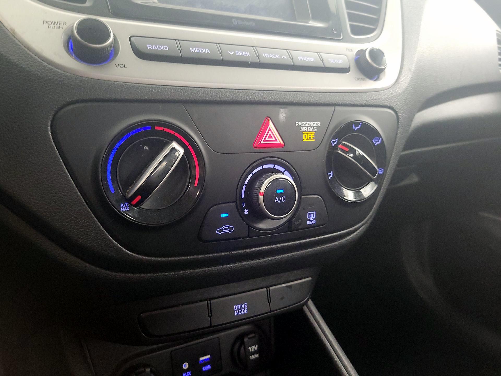 Thumbnail: 2019 Hyundai Accent - 16
