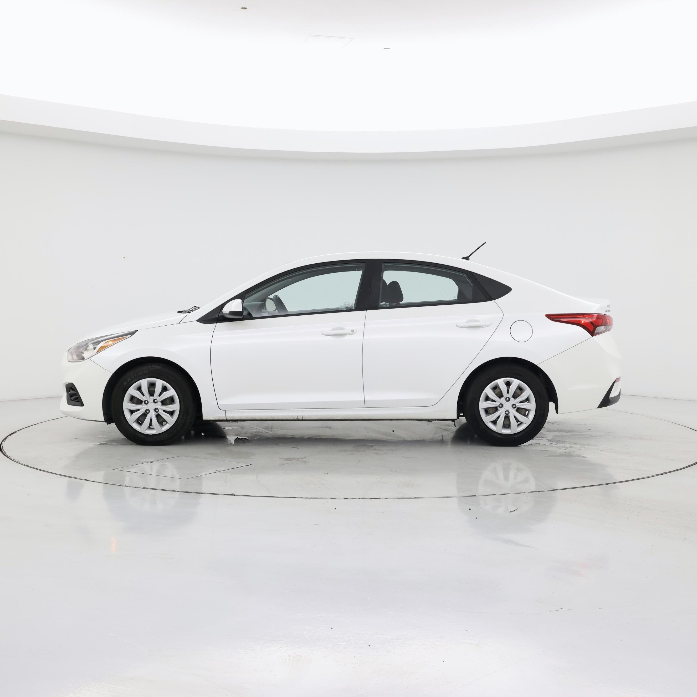 Thumbnail: 2019 Hyundai Accent - 3