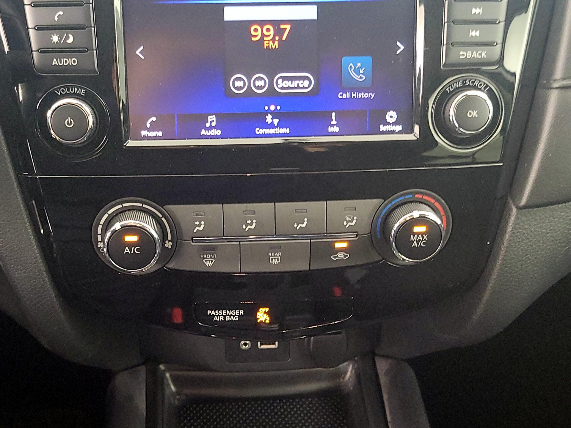 Thumbnail: 2019 Nissan Rogue - 16