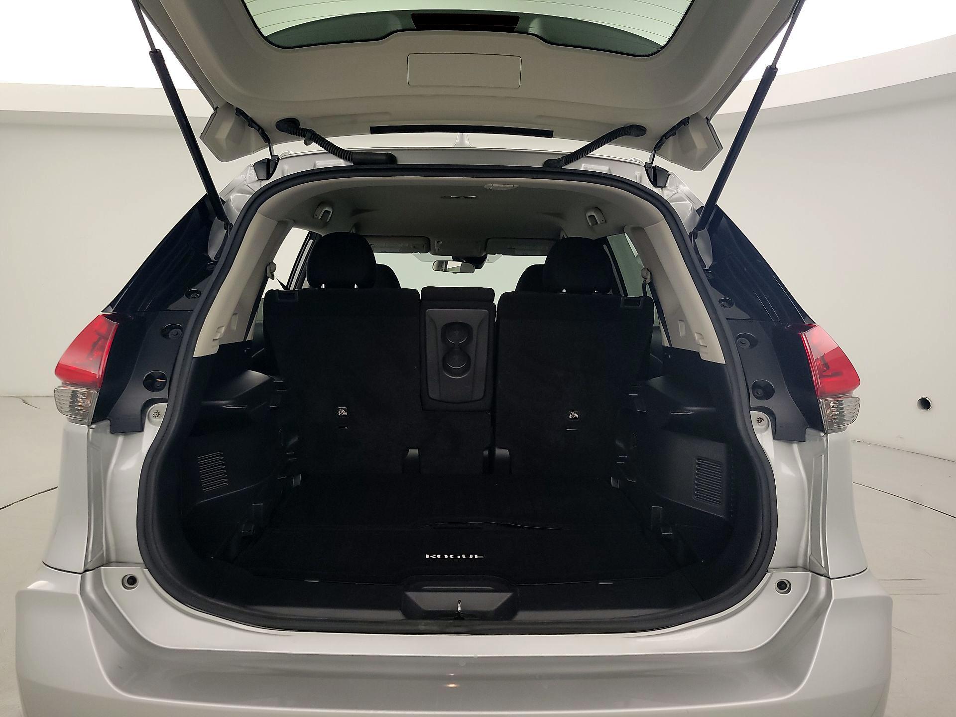 Thumbnail: 2019 Nissan Rogue - 20