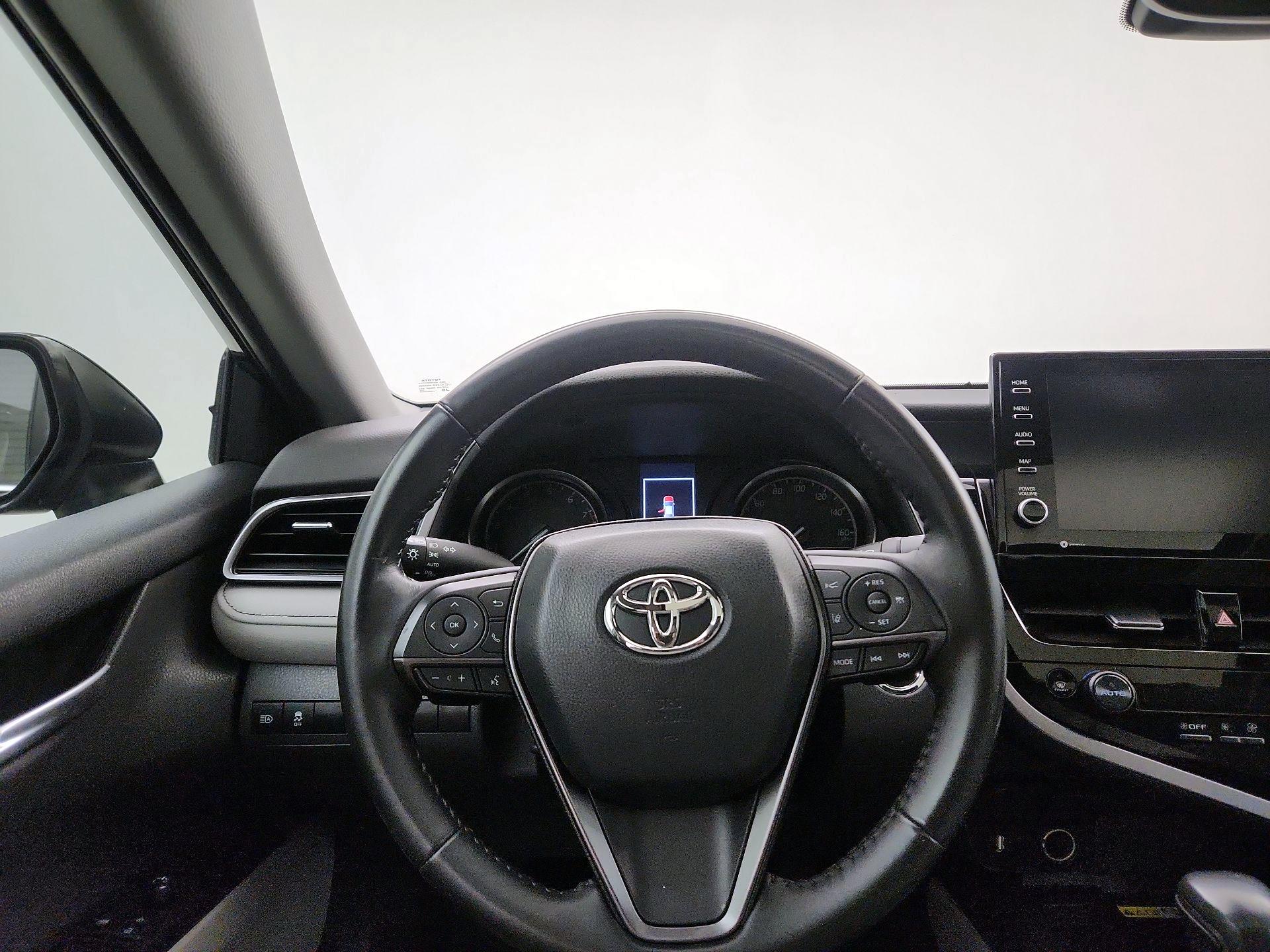 Thumbnail: 2023 Toyota Camry - 10