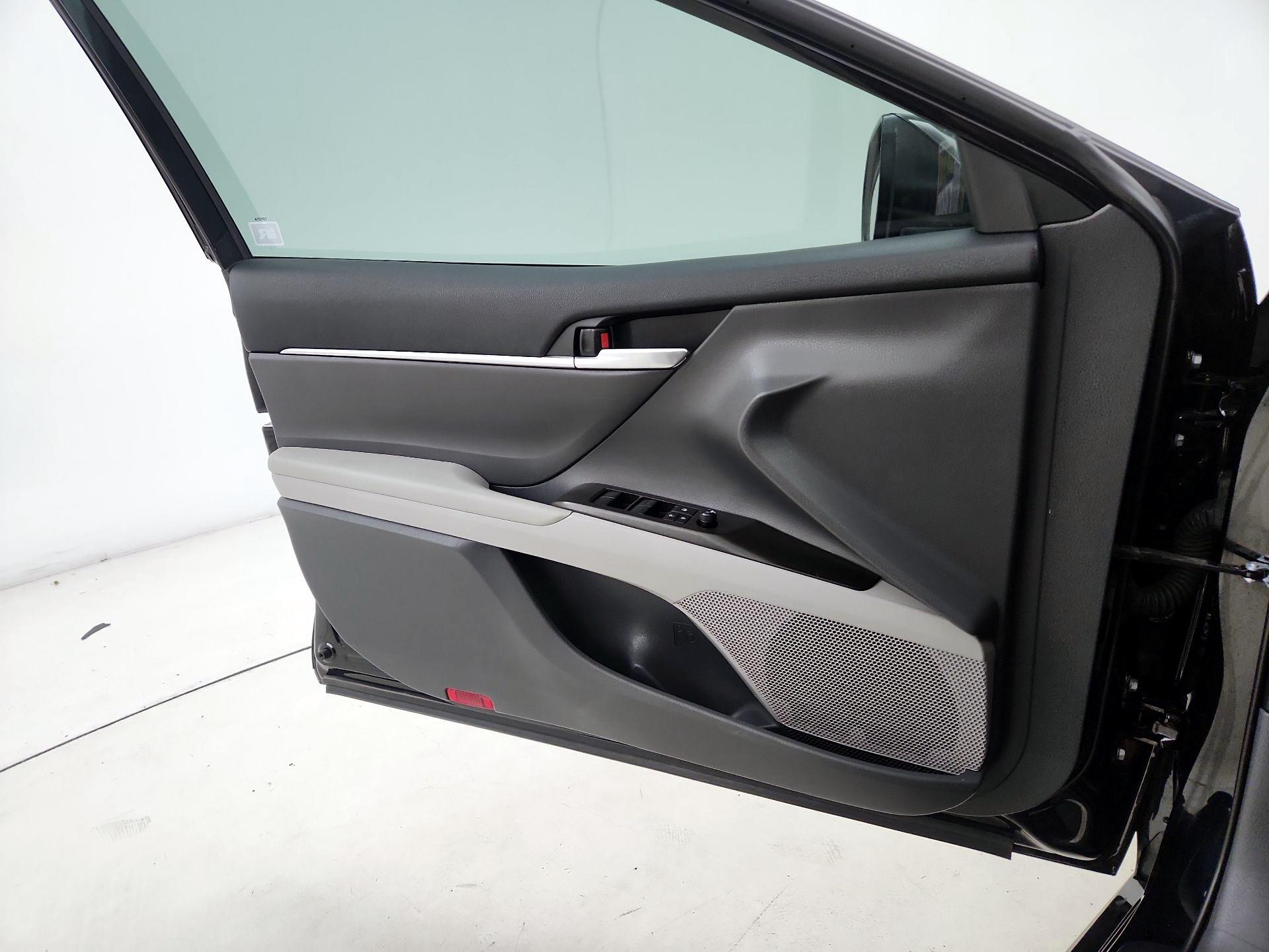 Thumbnail: 2023 Toyota Camry - 12