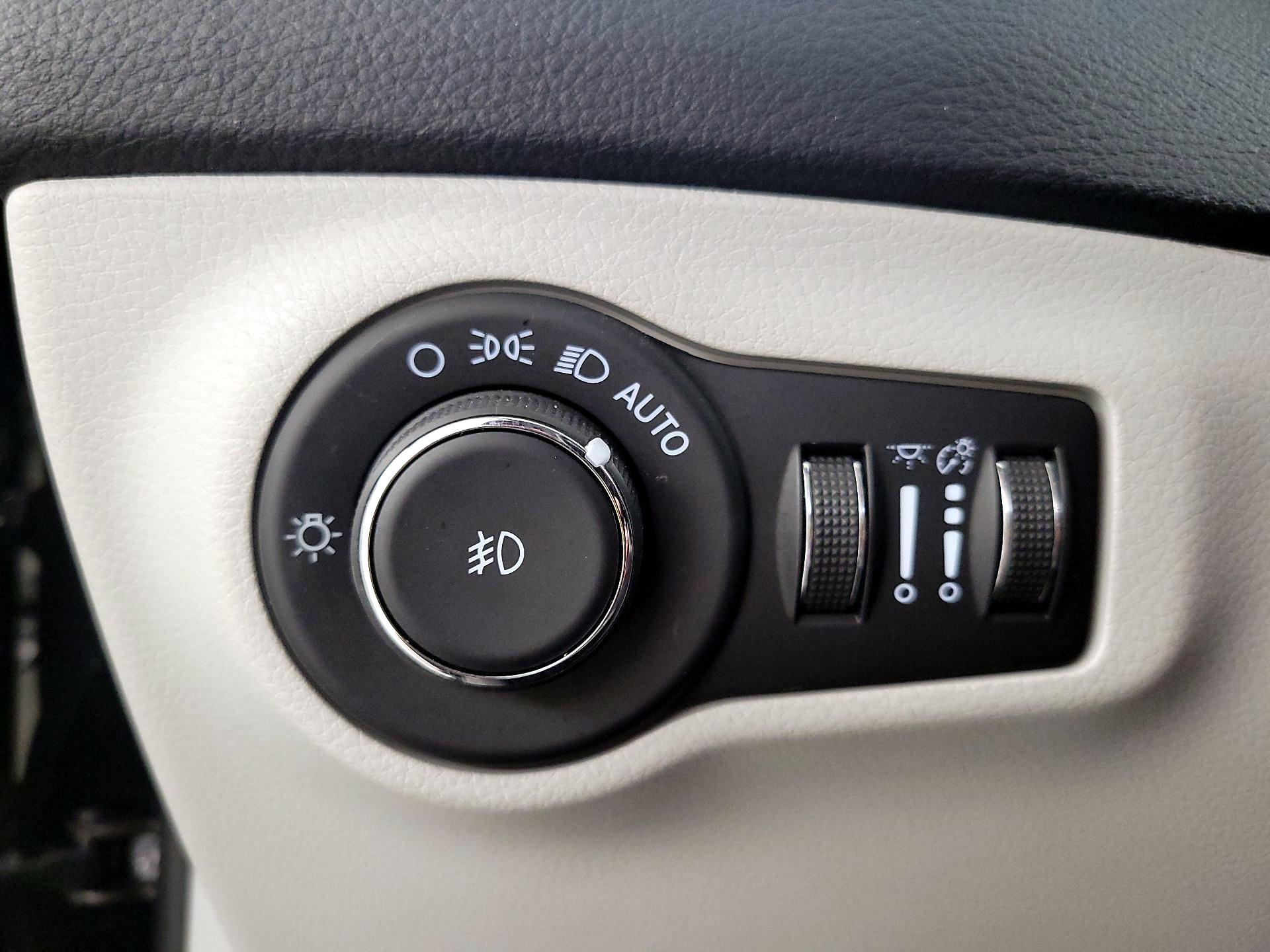 Thumbnail: 2021 Jeep Compass - 13