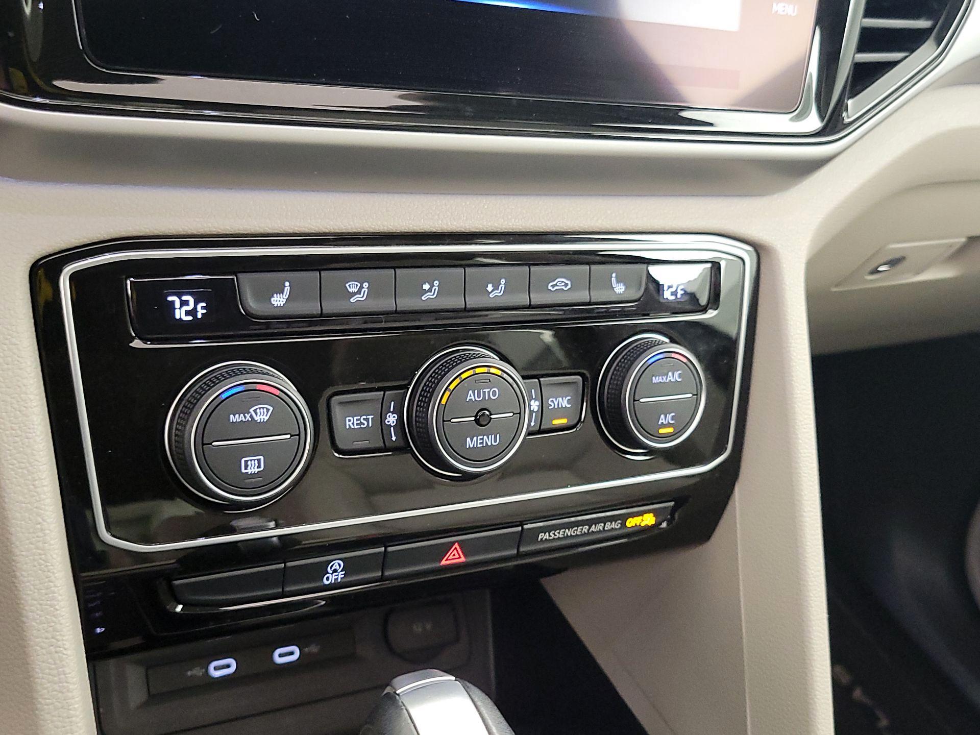 Thumbnail: 2022 Volkswagen Atlas - 17