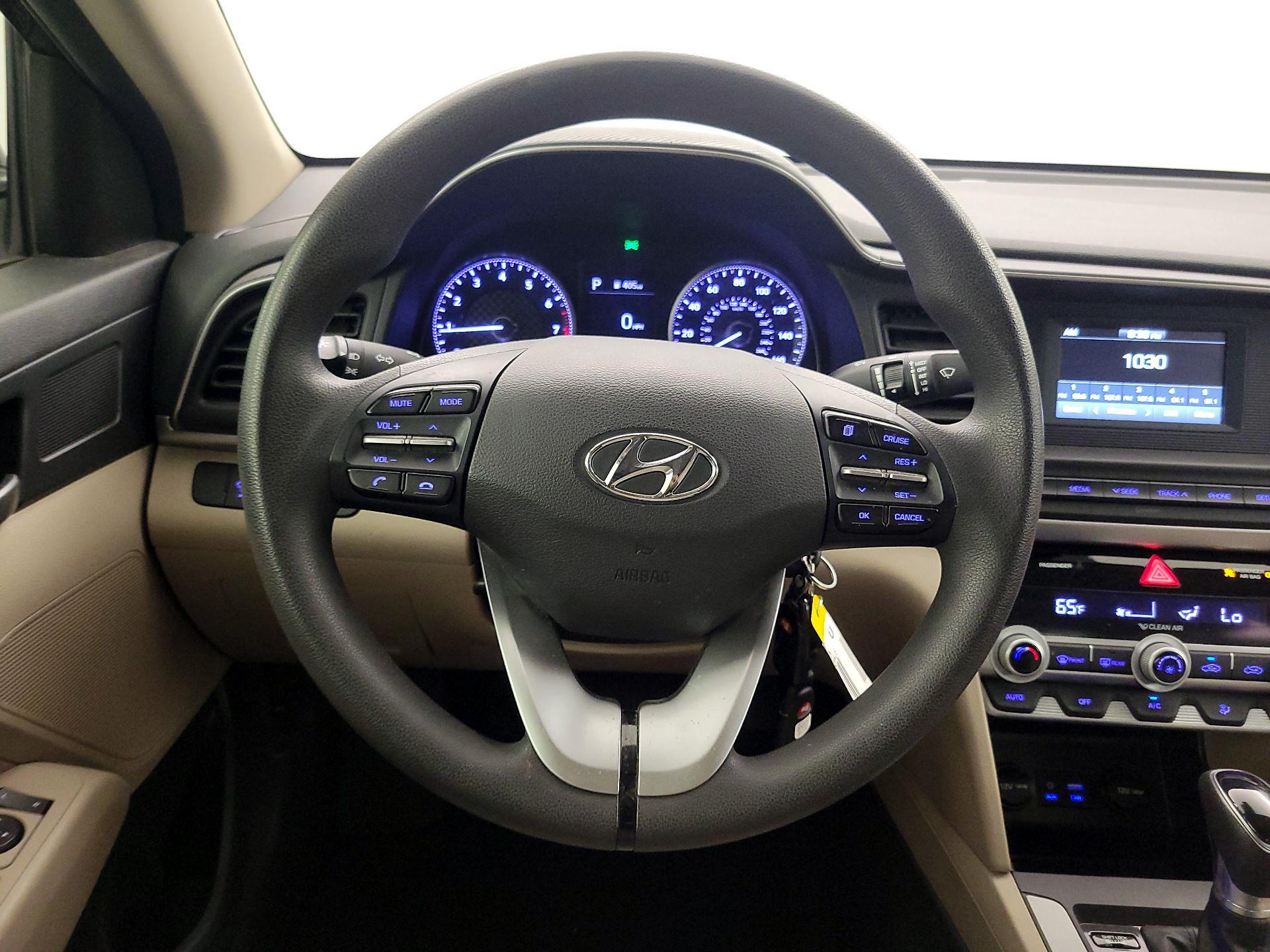 Thumbnail: 2020 Hyundai Elantra - 10