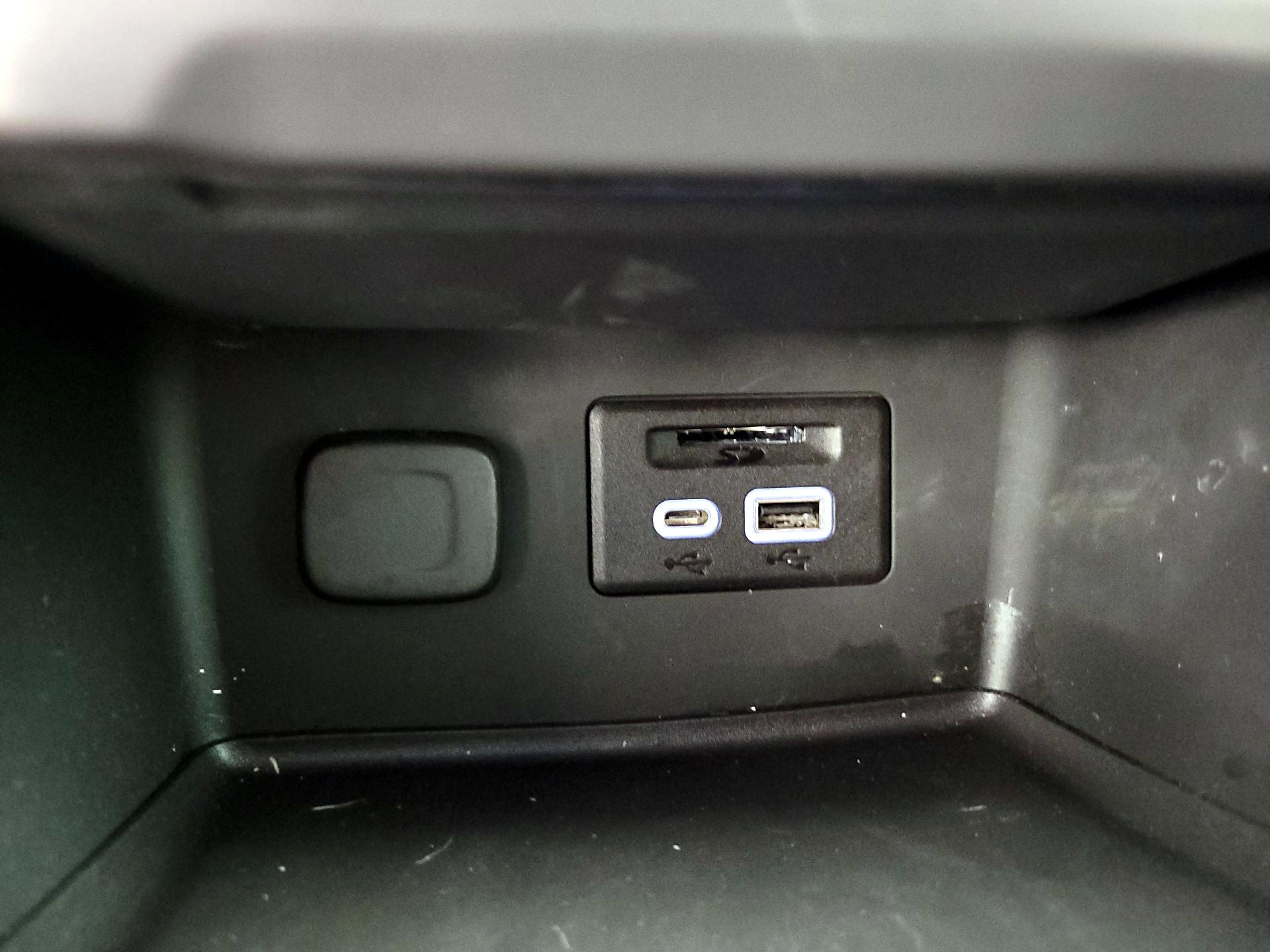 Thumbnail: 2023 GMC Acadia - 18