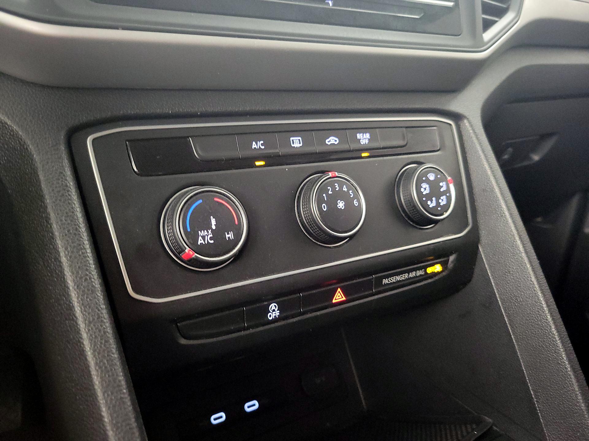 Thumbnail: 2021 Volkswagen Atlas - 16