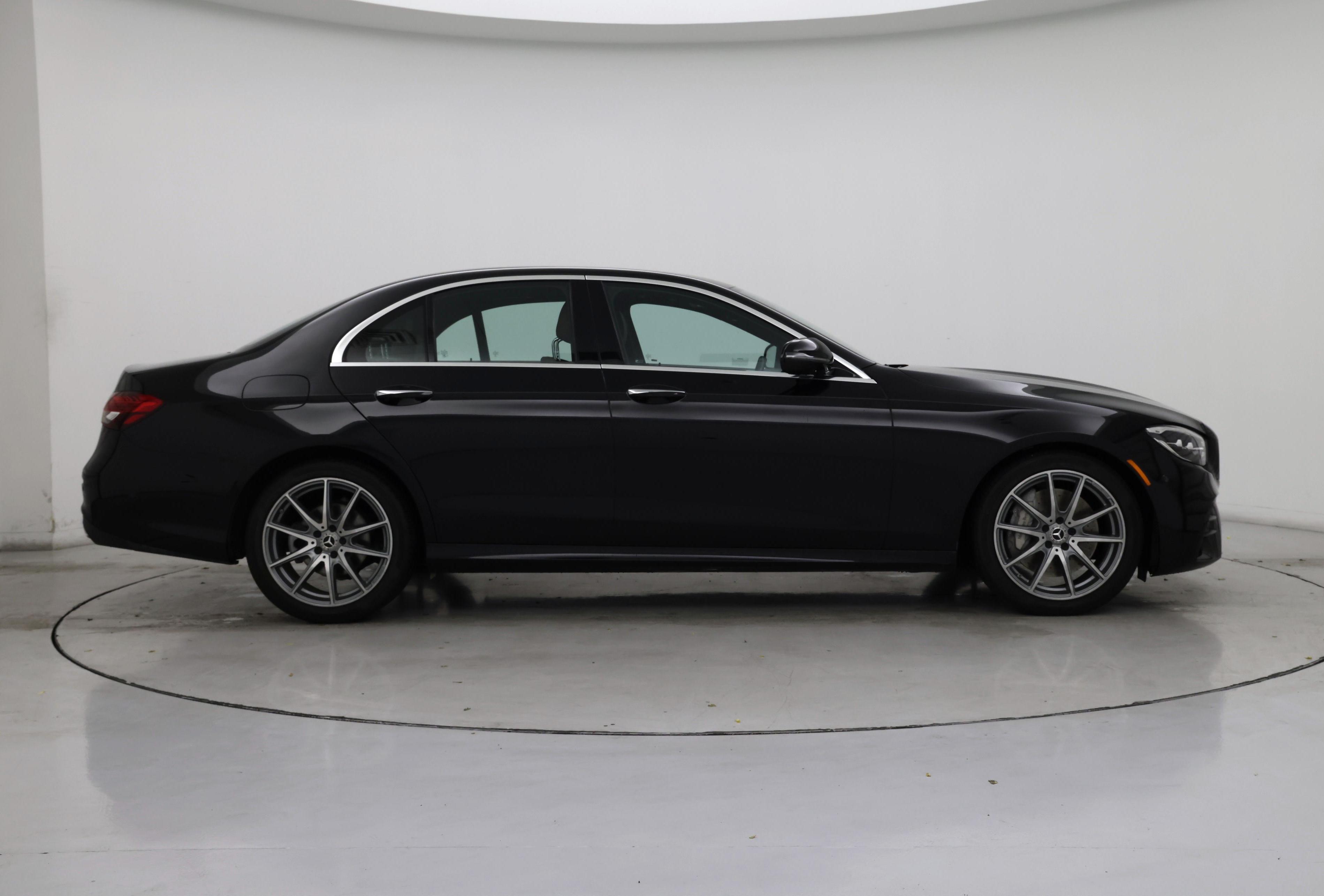 Thumbnail: 2022 Mercedes-Benz E-Class - 7