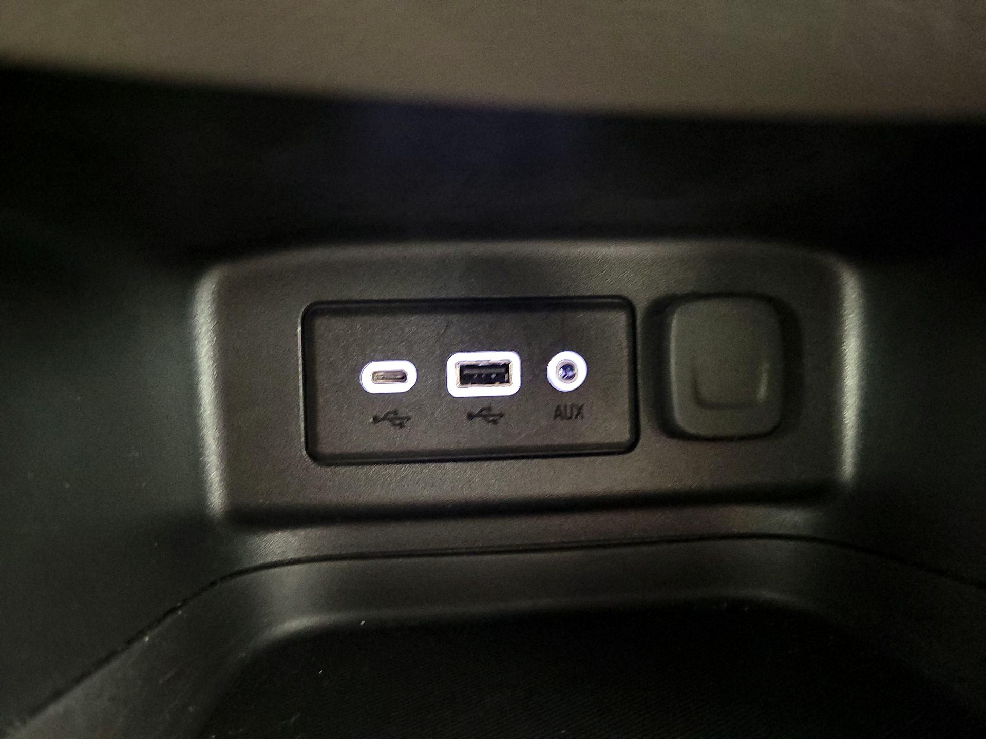 Thumbnail: 2022 Chevrolet Equinox - 18