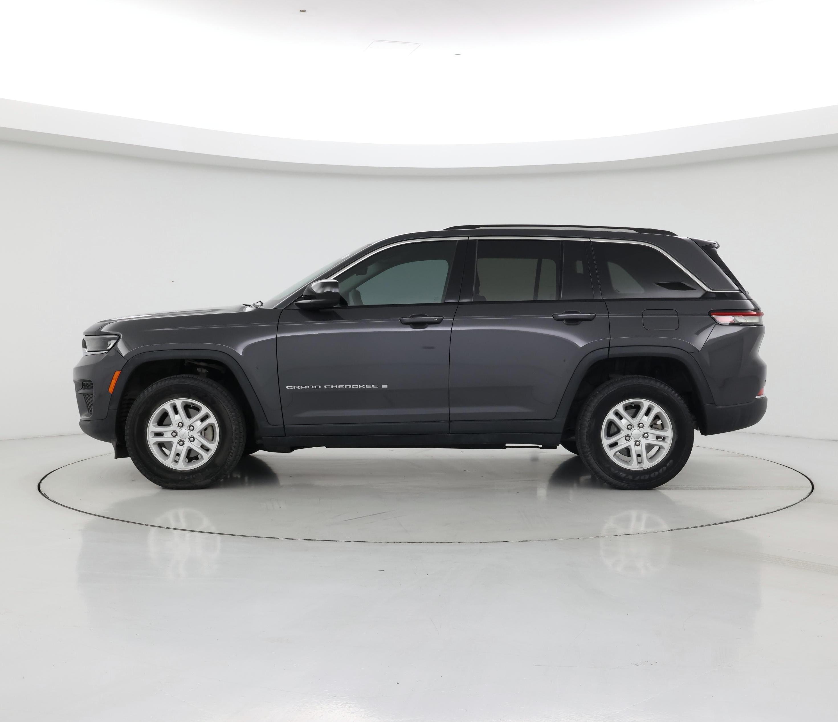 Thumbnail: 2023 Jeep Grand Cherokee - 3