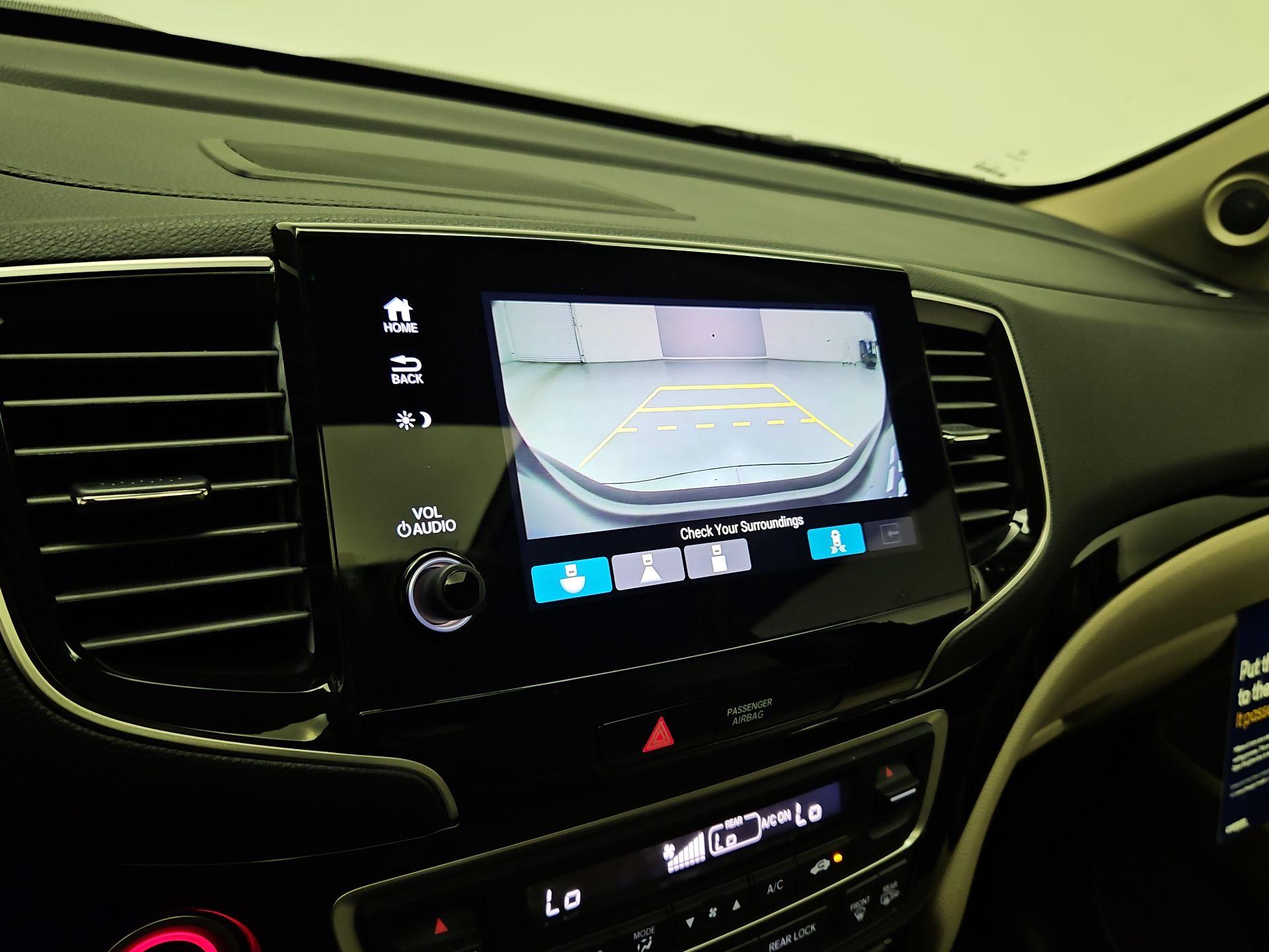 Thumbnail: 2020 Honda Pilot - 15