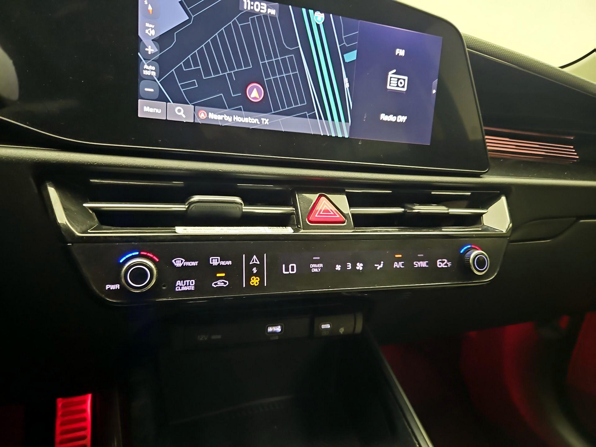 Thumbnail: 2023 Kia Niro - 16