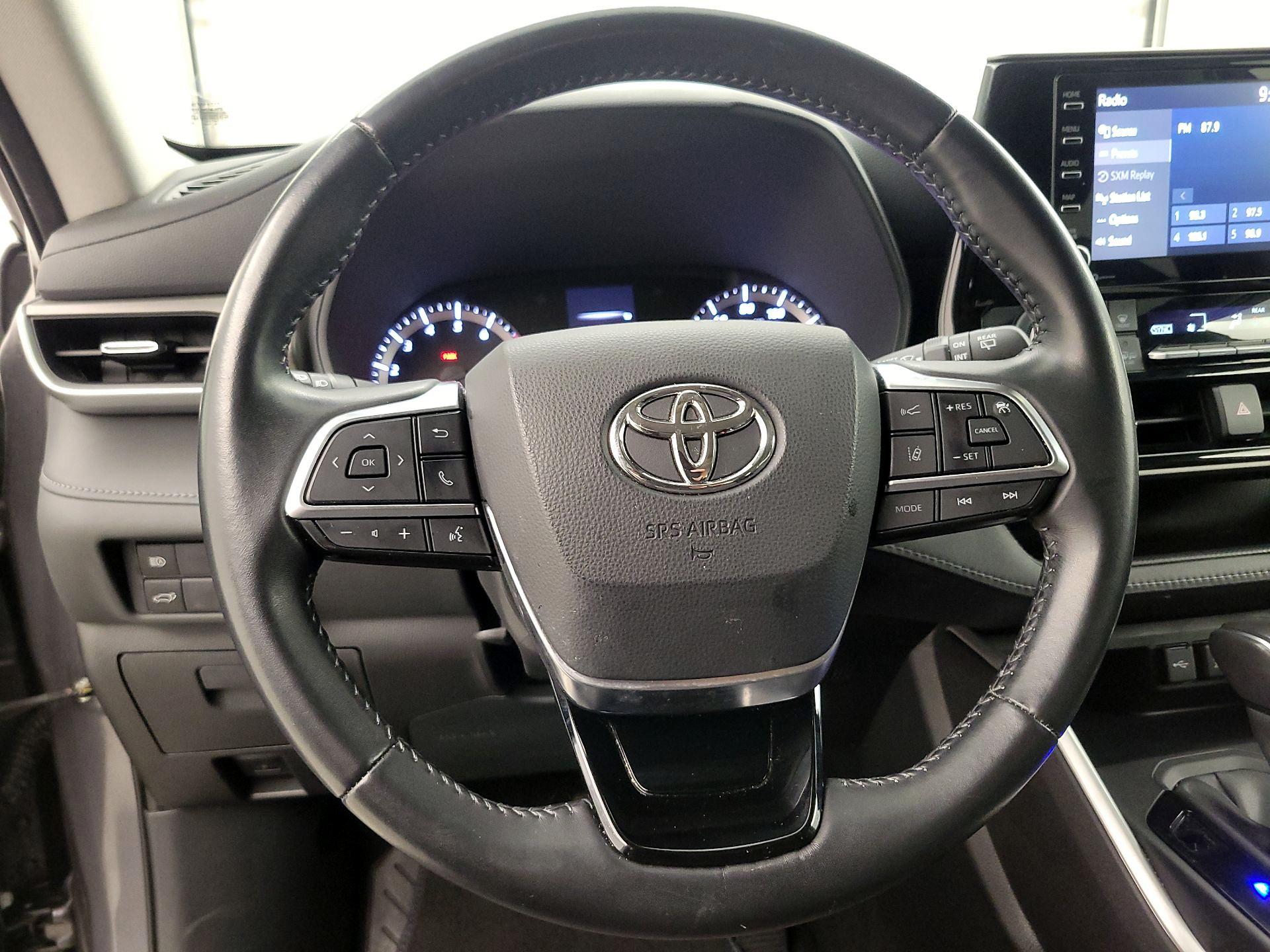 Thumbnail: 2021 Toyota Highlander - 10