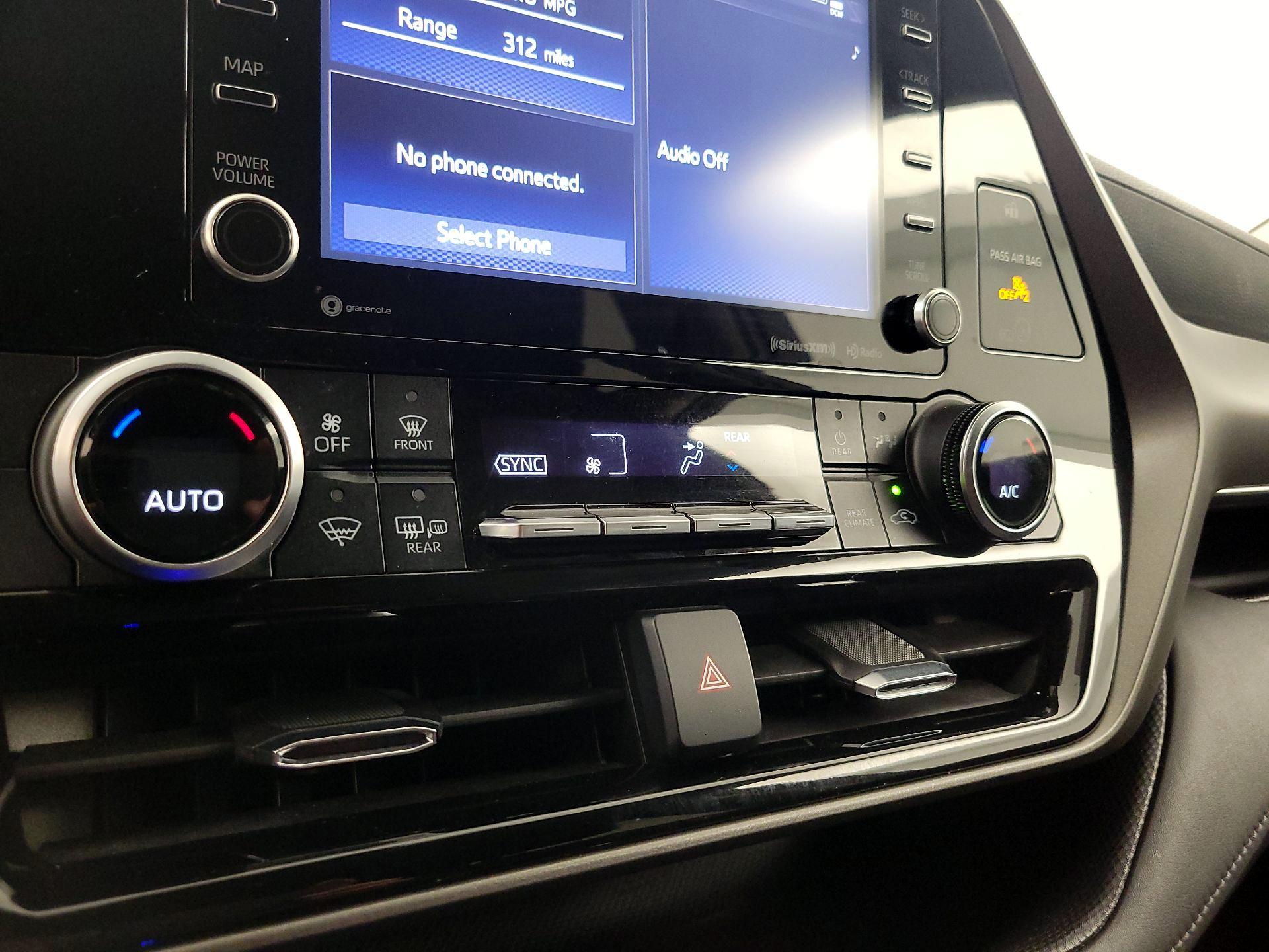 Thumbnail: 2021 Toyota Highlander - 16