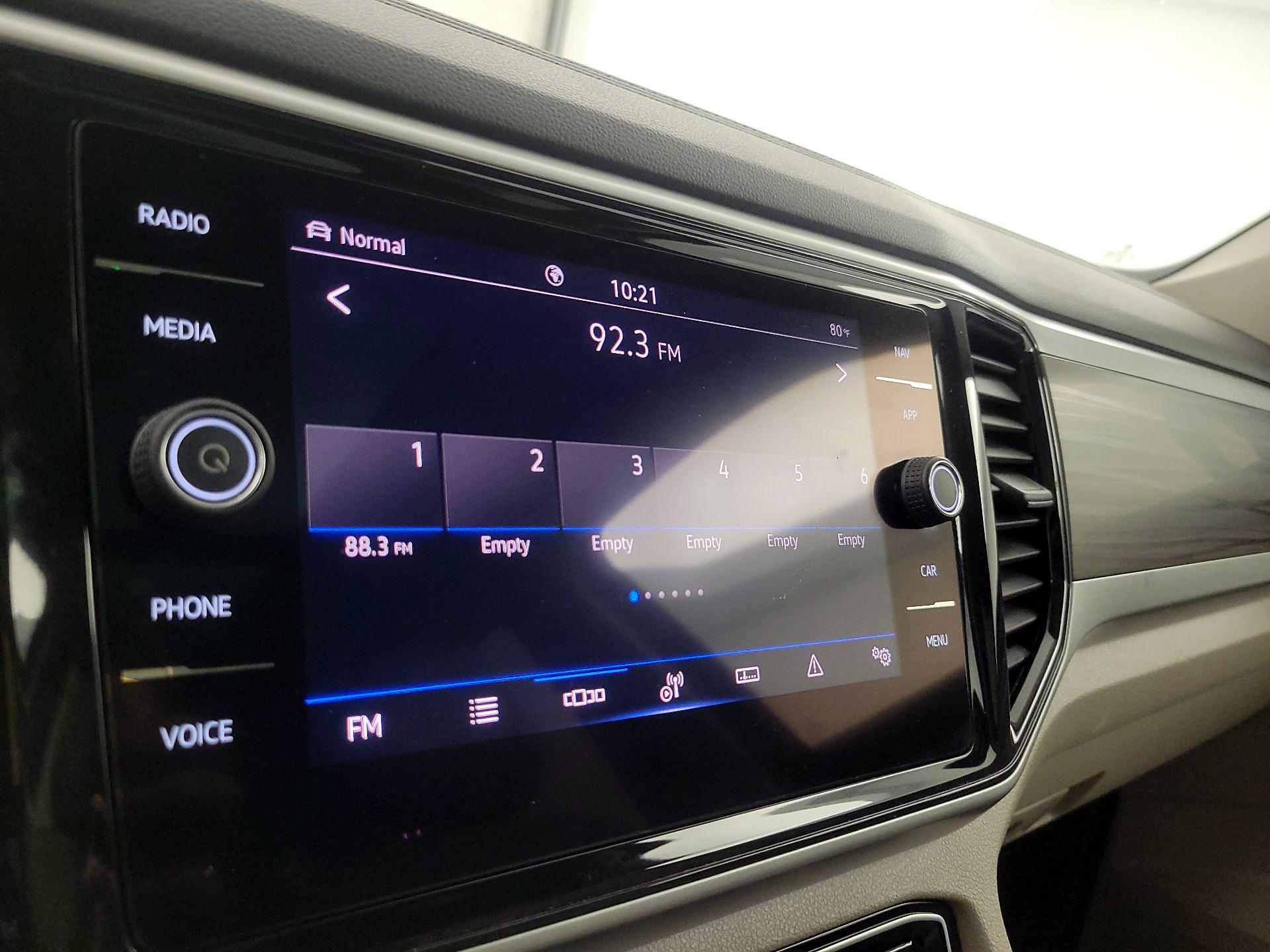 Thumbnail: 2021 Volkswagen Atlas - 16