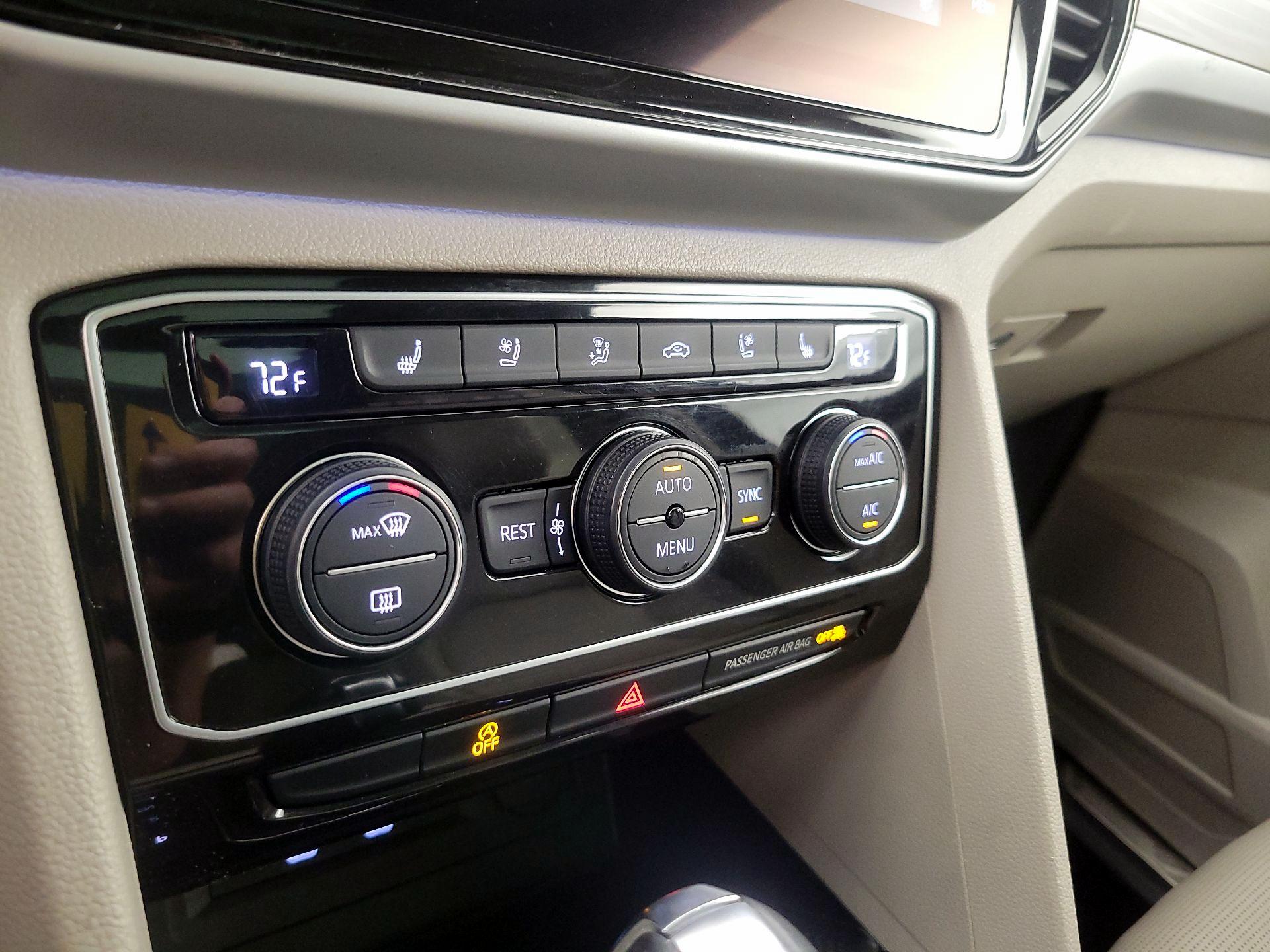 Thumbnail: 2021 Volkswagen Atlas - 17