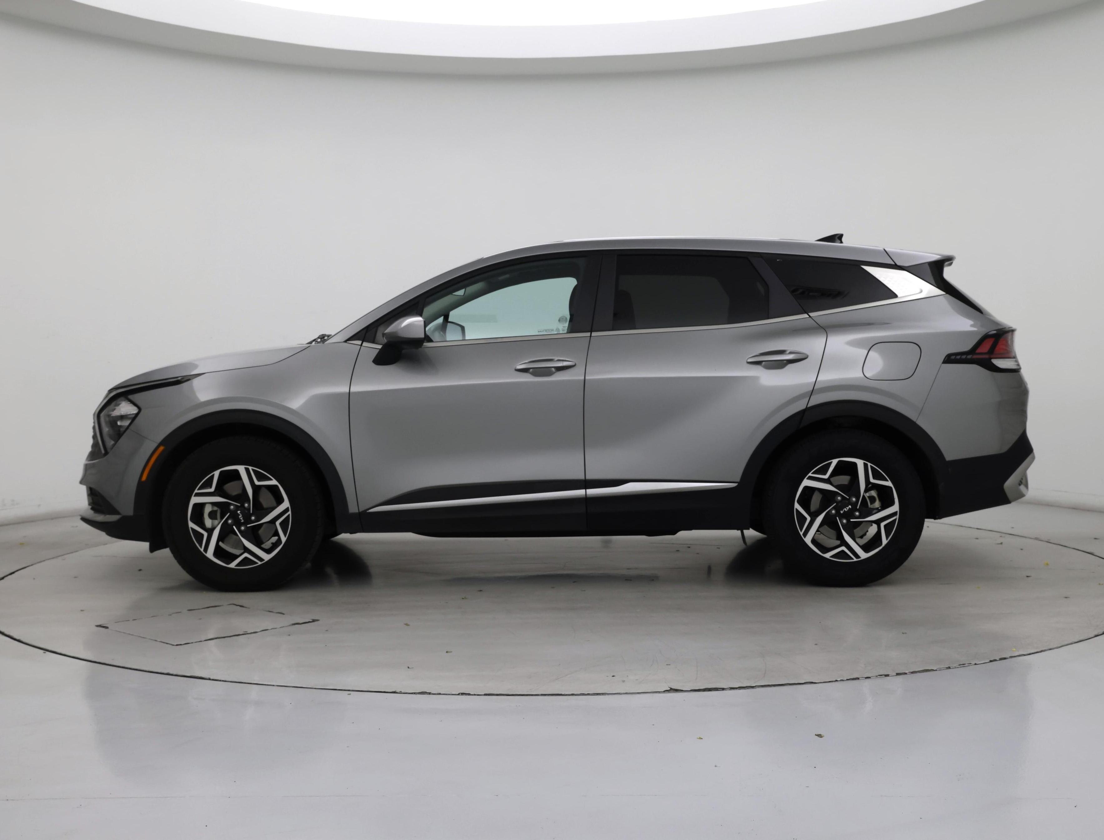 Thumbnail: 2023 Kia Sportage - 3