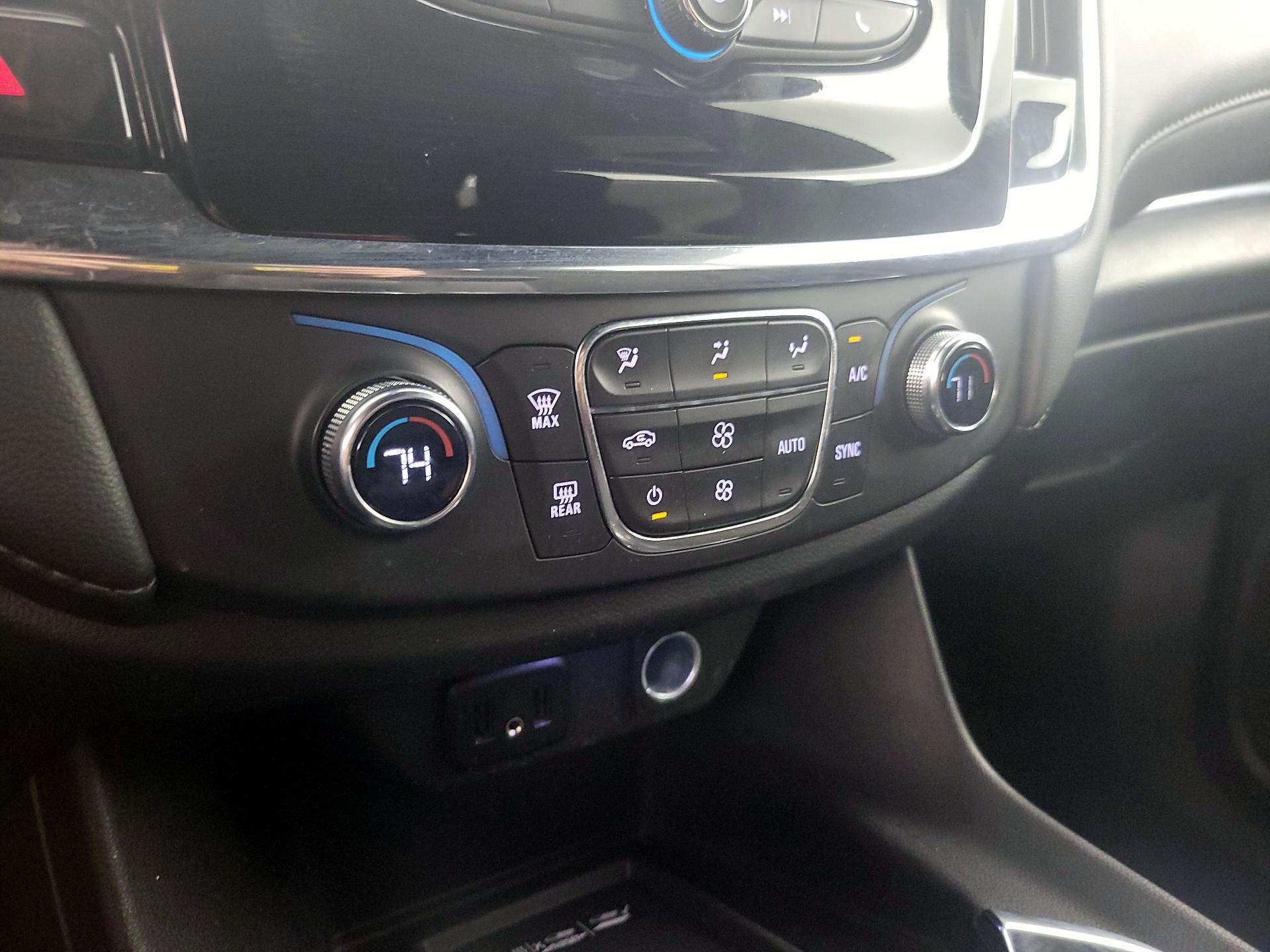 Thumbnail: 2023 Chevrolet Traverse - 16
