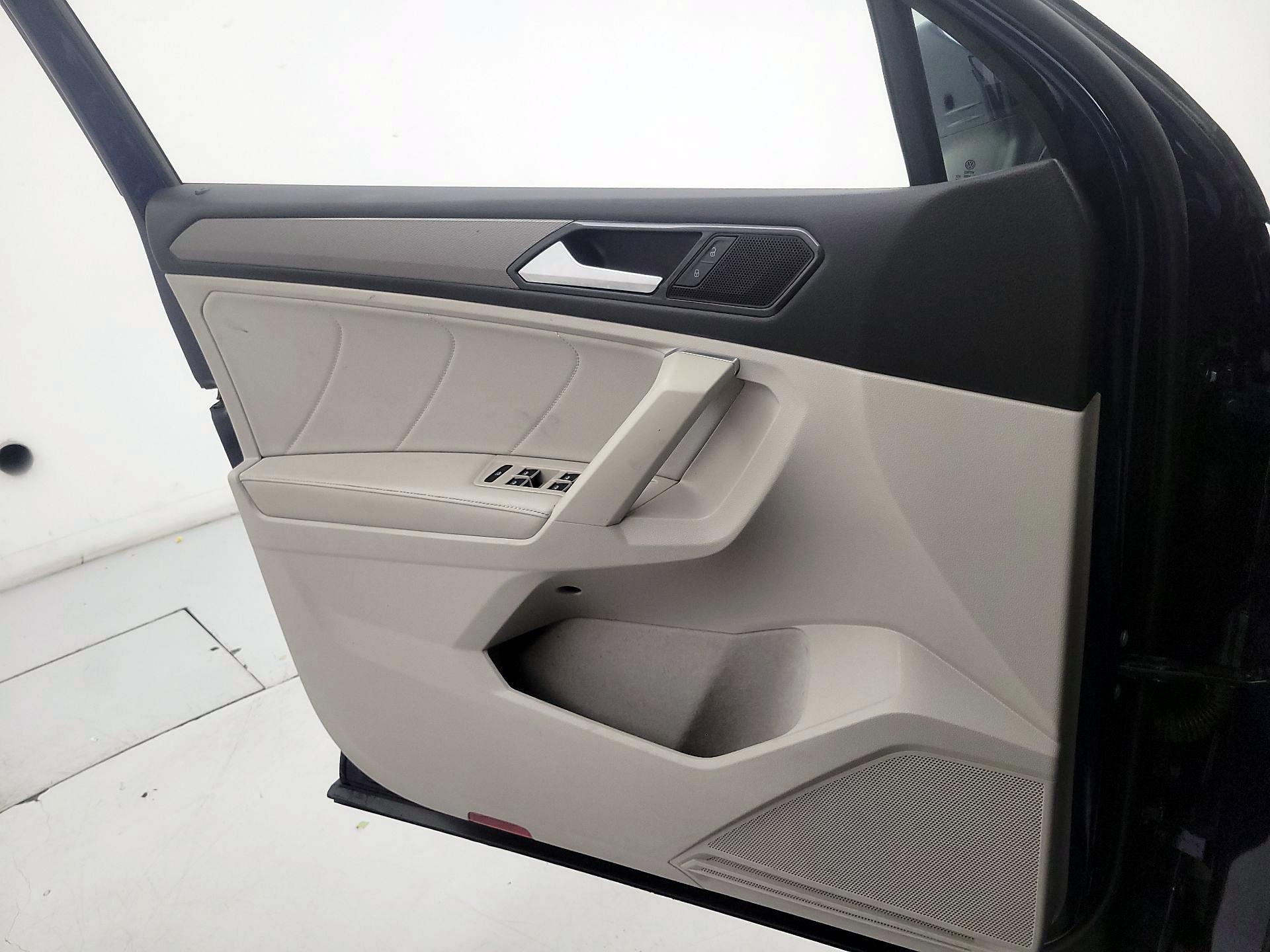 Thumbnail: 2022 Volkswagen Tiguan - 12