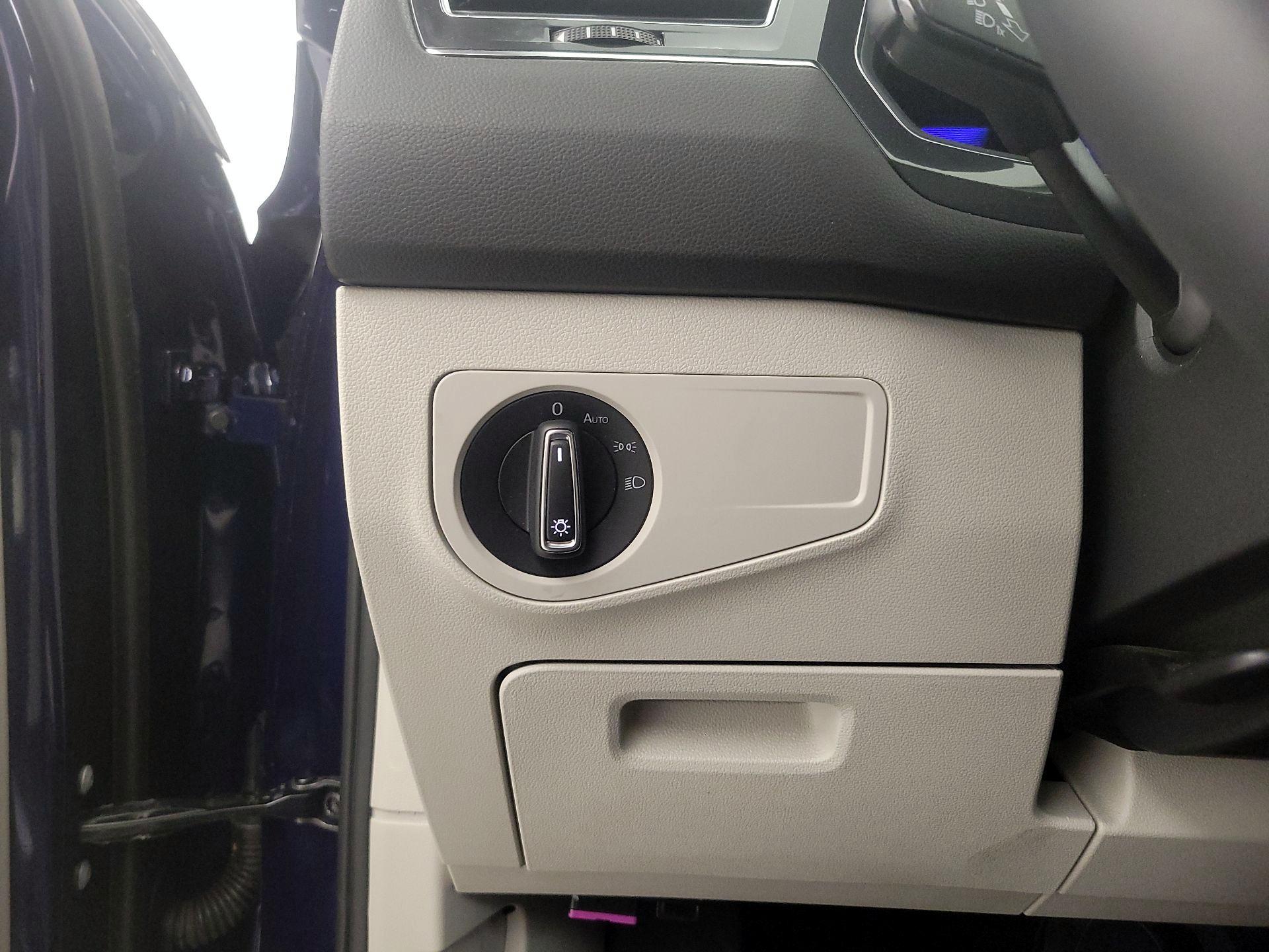 Thumbnail: 2022 Volkswagen Tiguan - 13