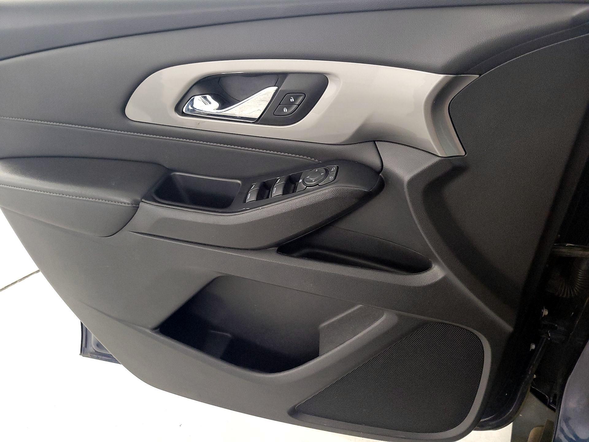 Thumbnail: 2023 Chevrolet Traverse - 12