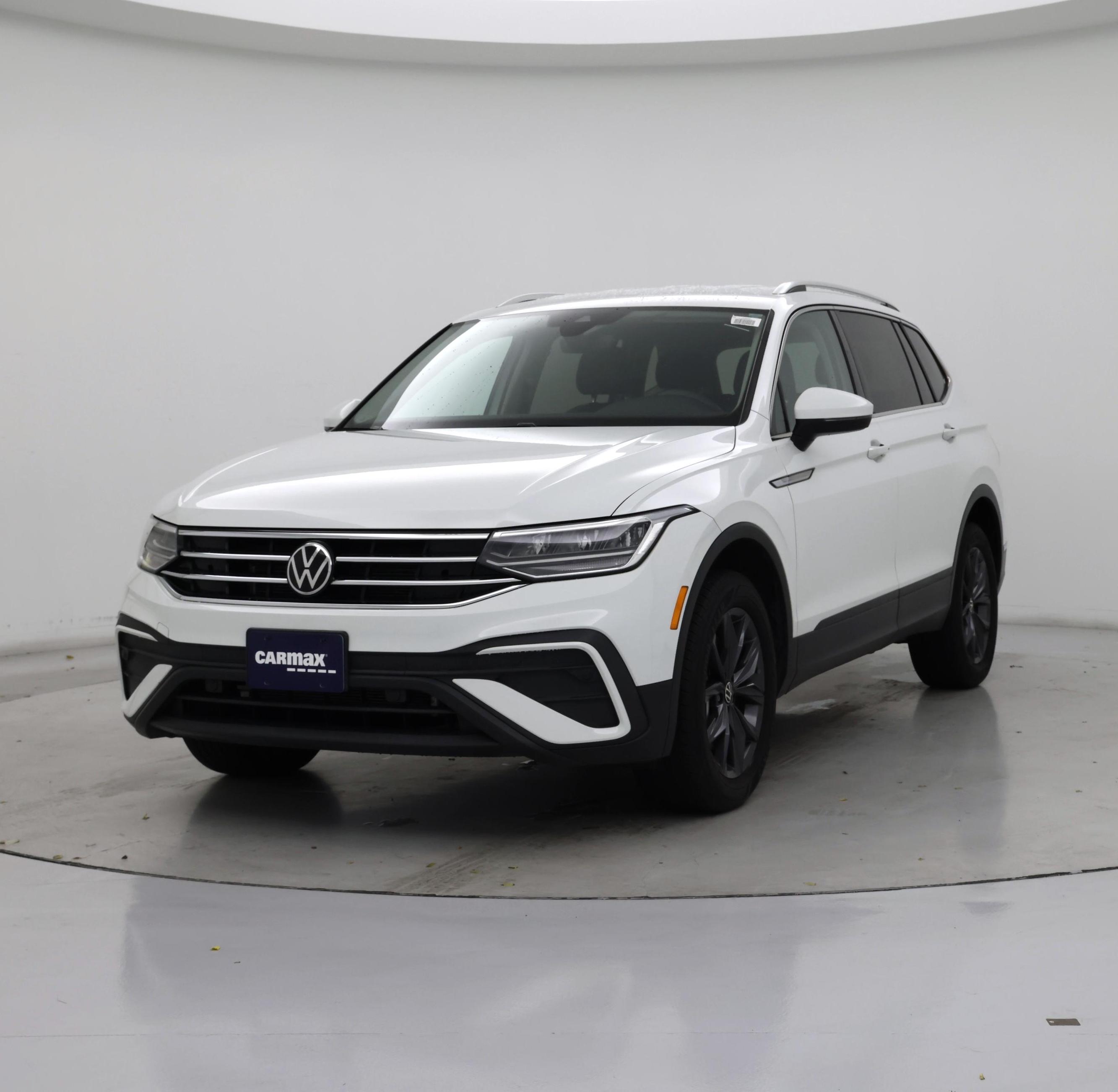 Thumbnail: 2022 Volkswagen Tiguan - 4