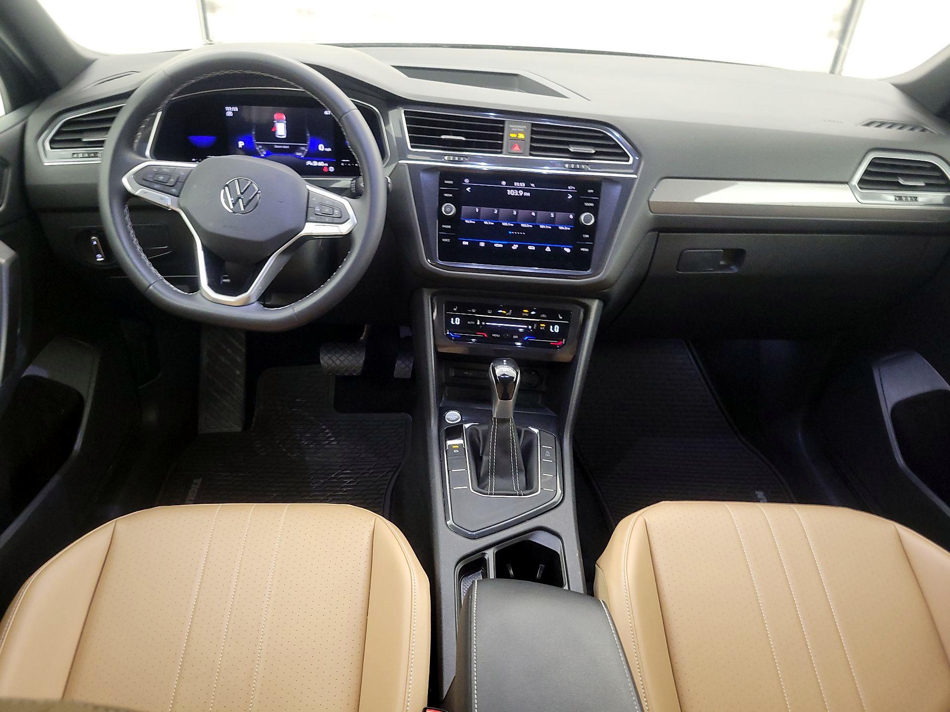 Thumbnail: 2022 Volkswagen Tiguan - 9