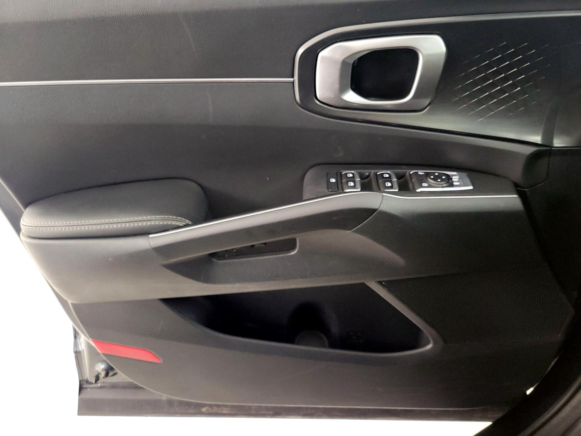 Thumbnail: 2022 Kia Sorento - 12