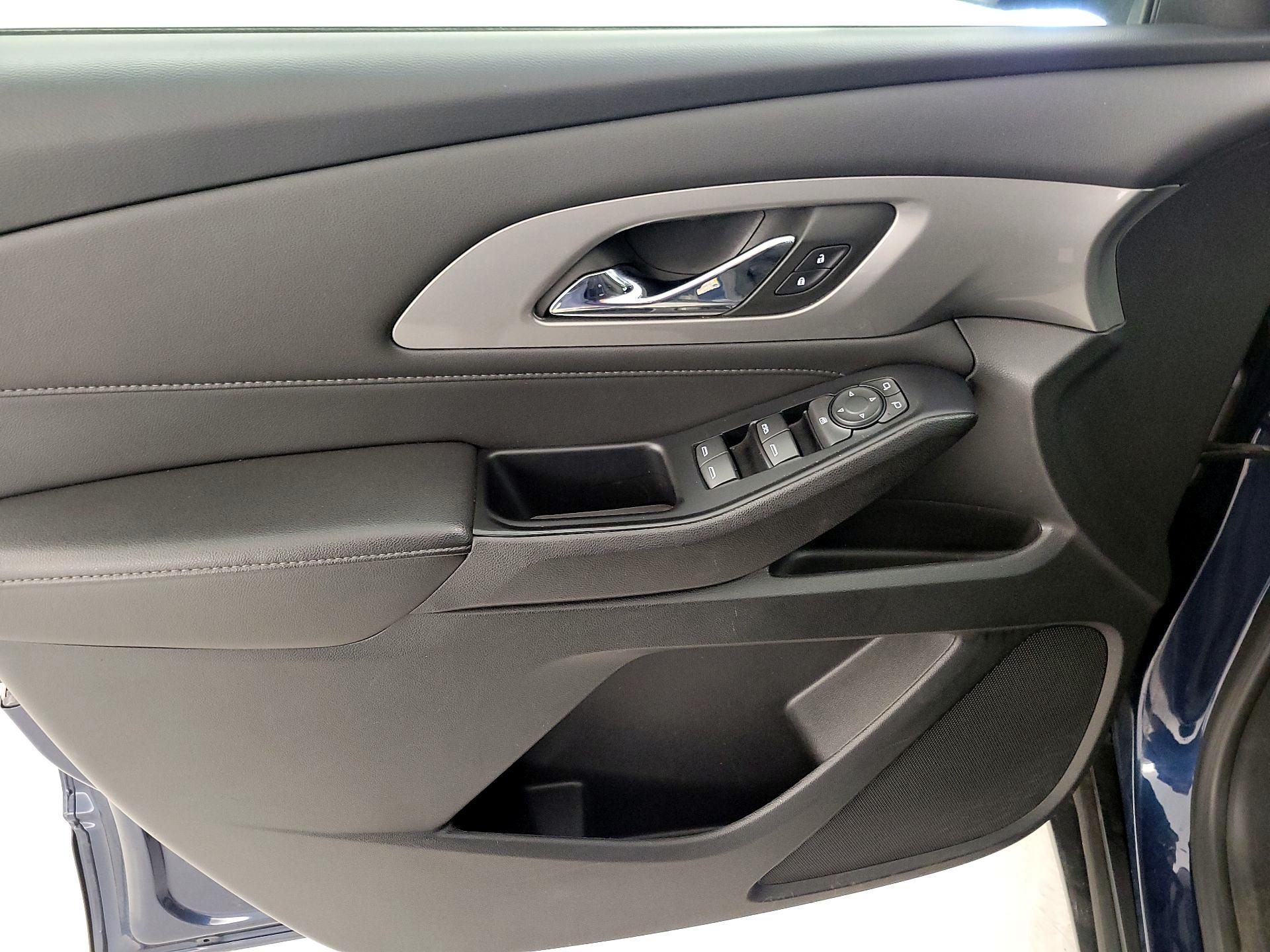 Thumbnail: 2023 Chevrolet Traverse - 12