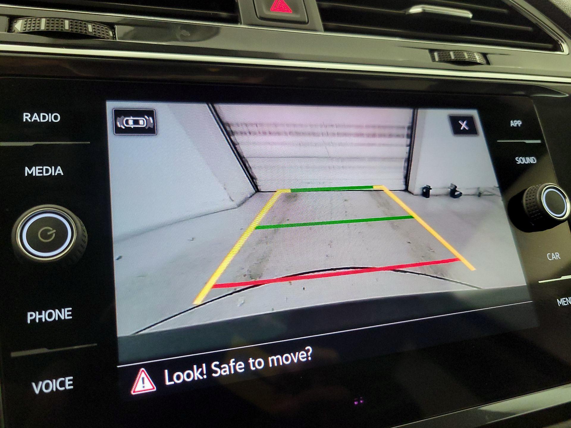 Thumbnail: 2022 Volkswagen Tiguan - 14