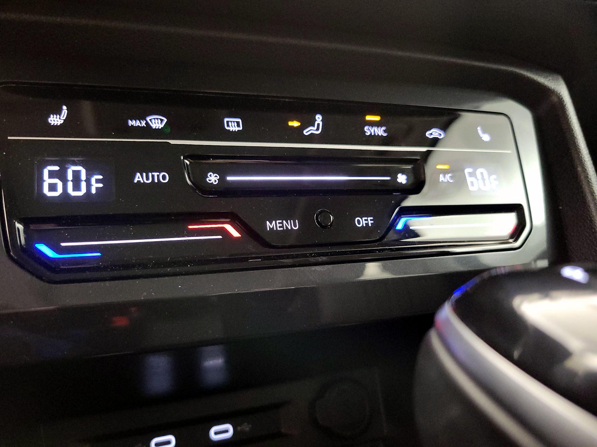 Thumbnail: 2022 Volkswagen Tiguan - 16