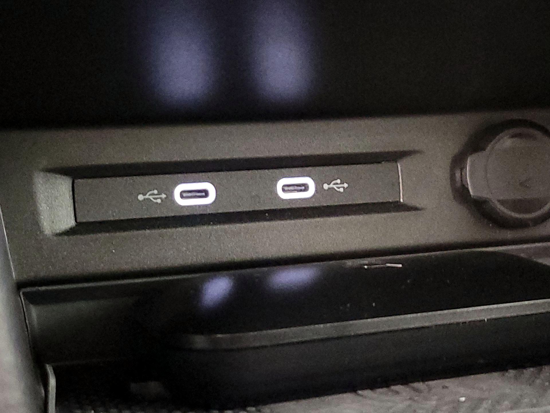 Thumbnail: 2022 Volkswagen Tiguan - 18