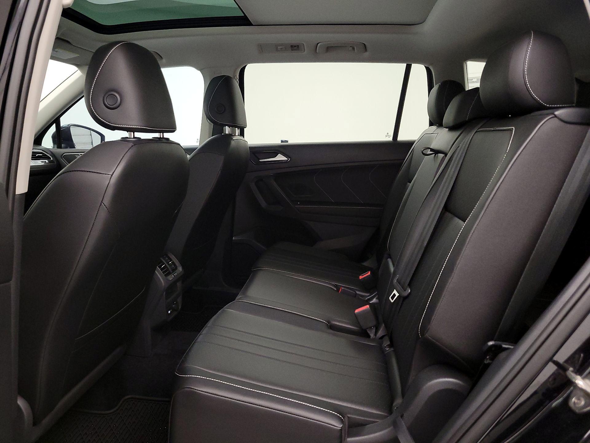 Thumbnail: 2022 Volkswagen Tiguan - 20