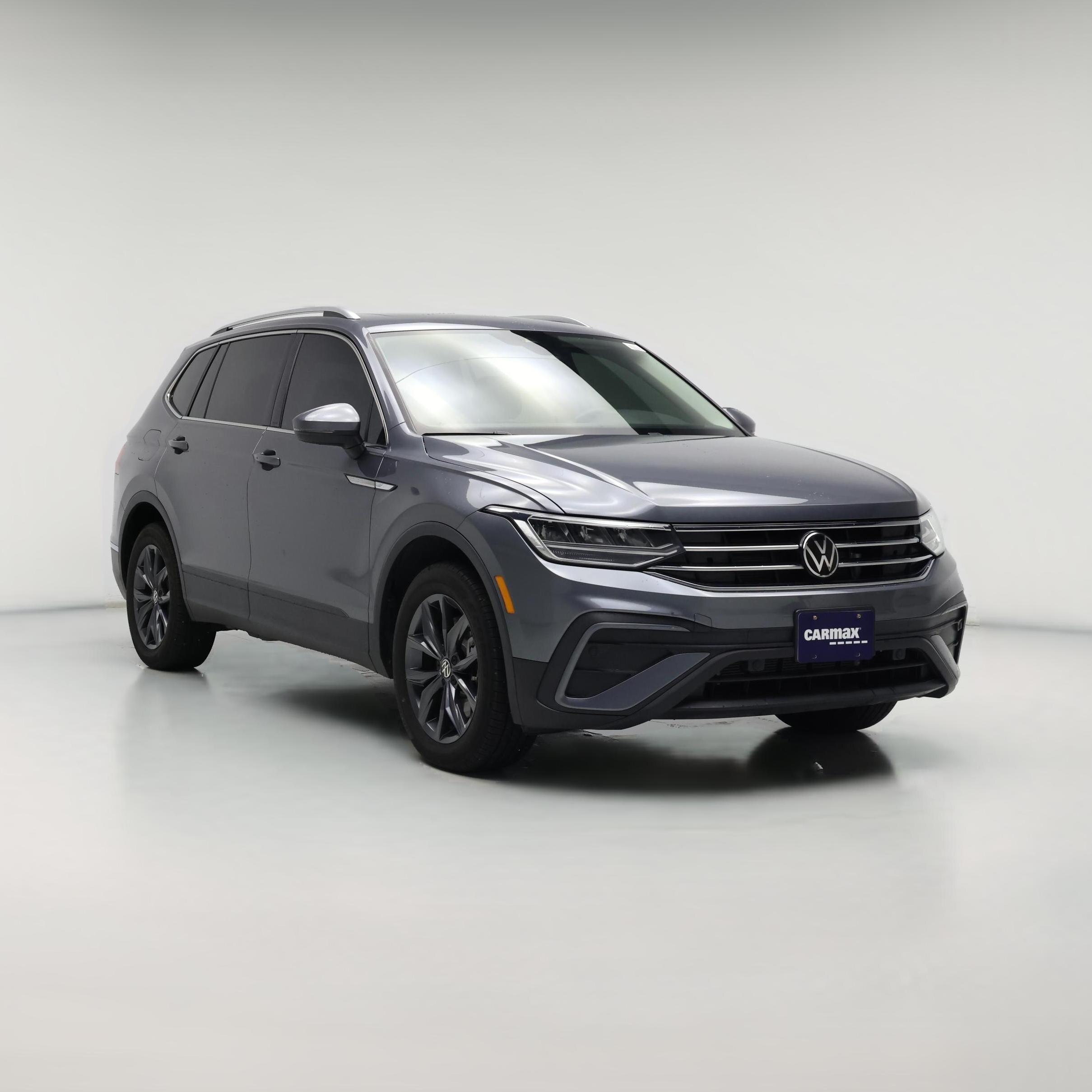 Thumbnail: 2023 Volkswagen Tiguan - 1