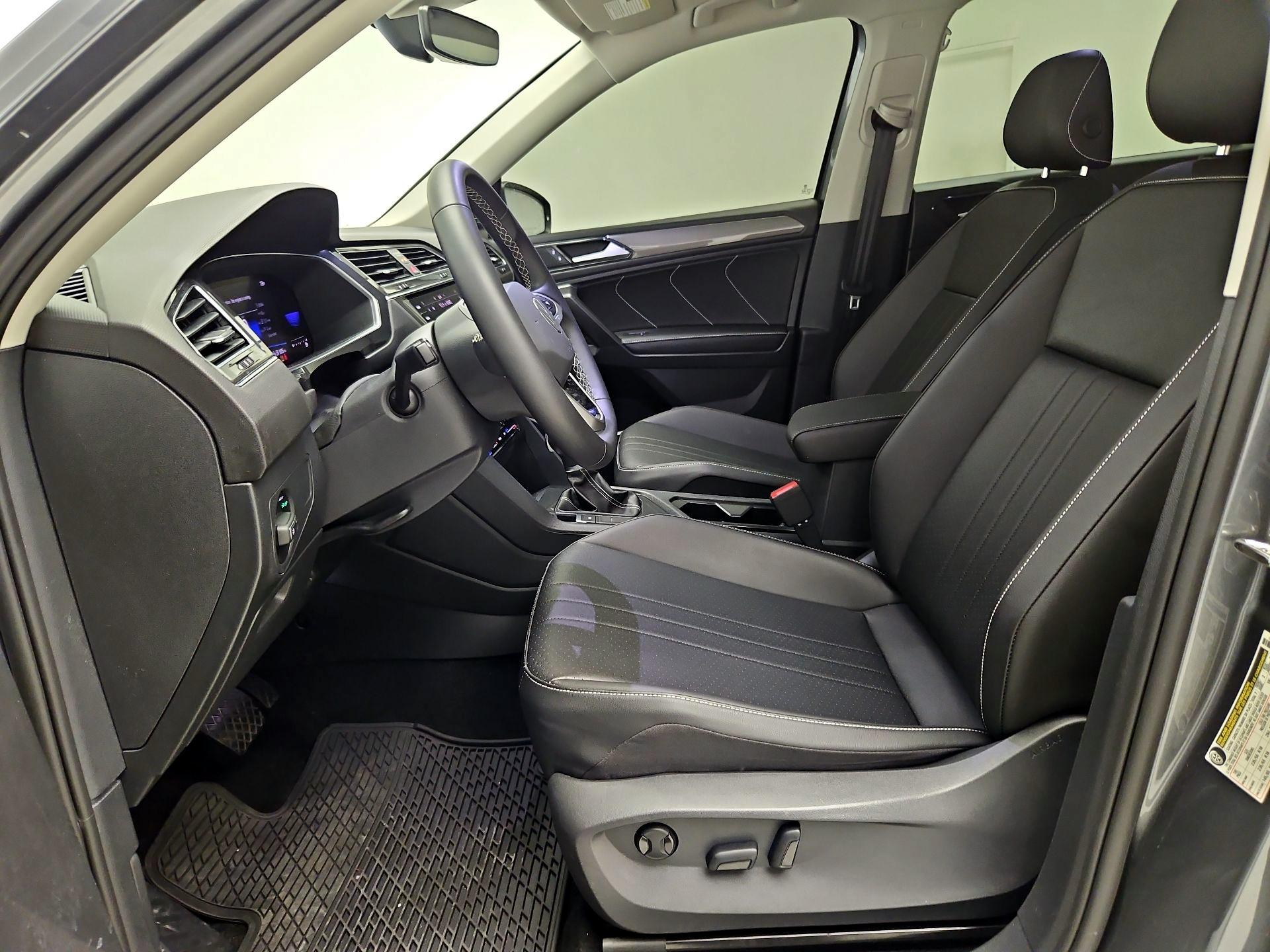 Thumbnail: 2023 Volkswagen Tiguan - 11