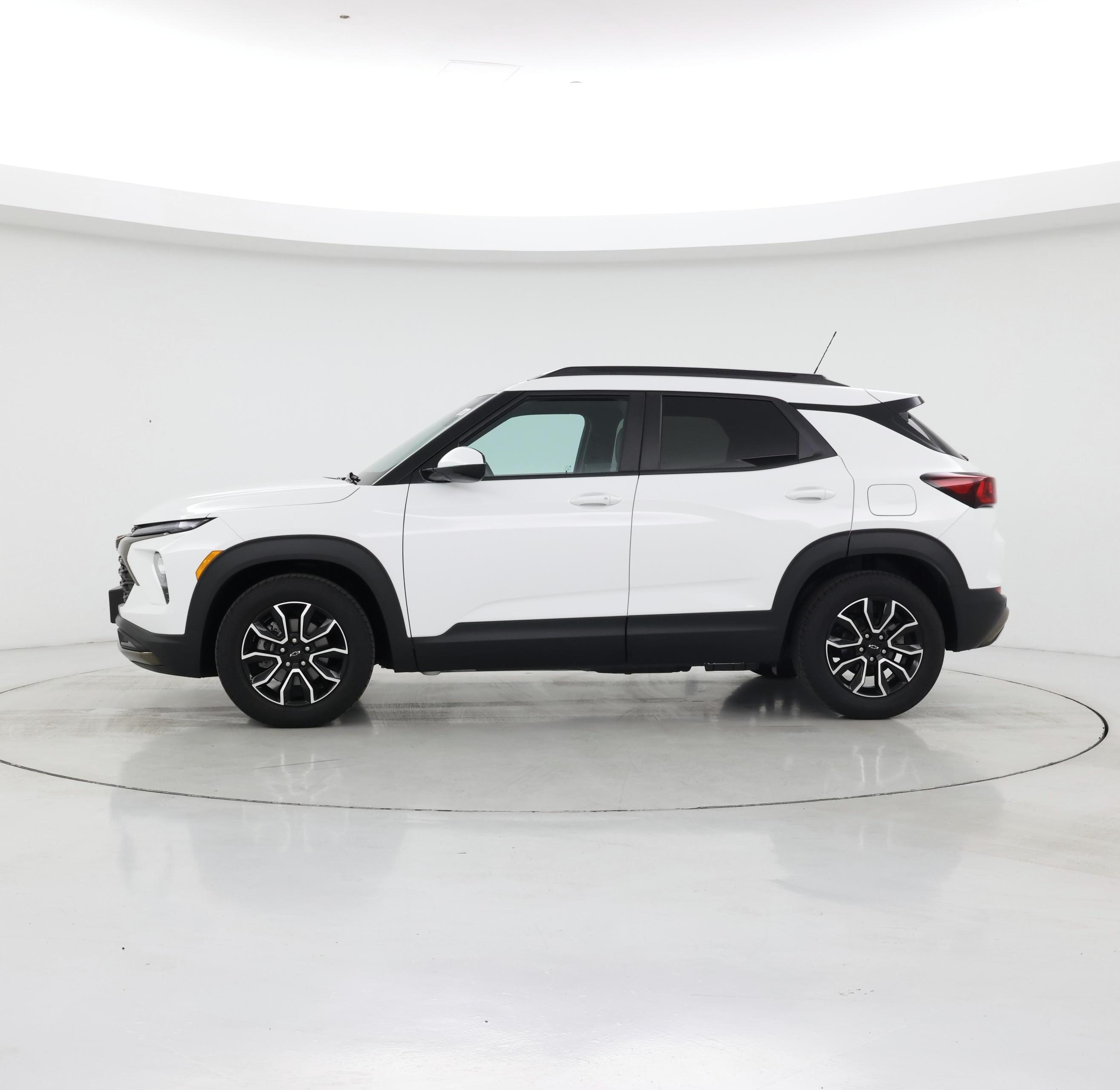 Thumbnail: 2024 Chevrolet TrailBlazer - 3