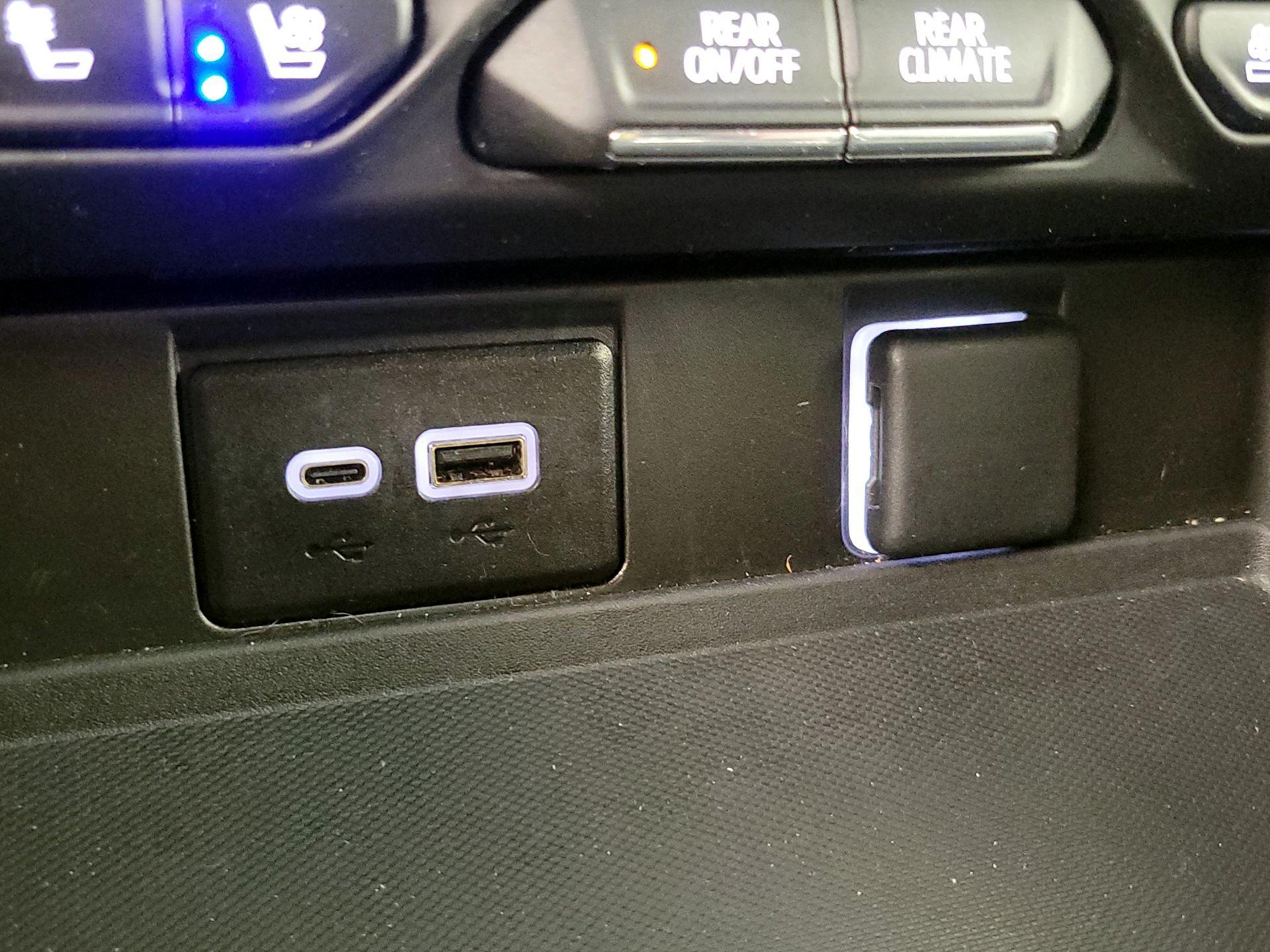 Thumbnail: 2023 Chevrolet Suburban - 18