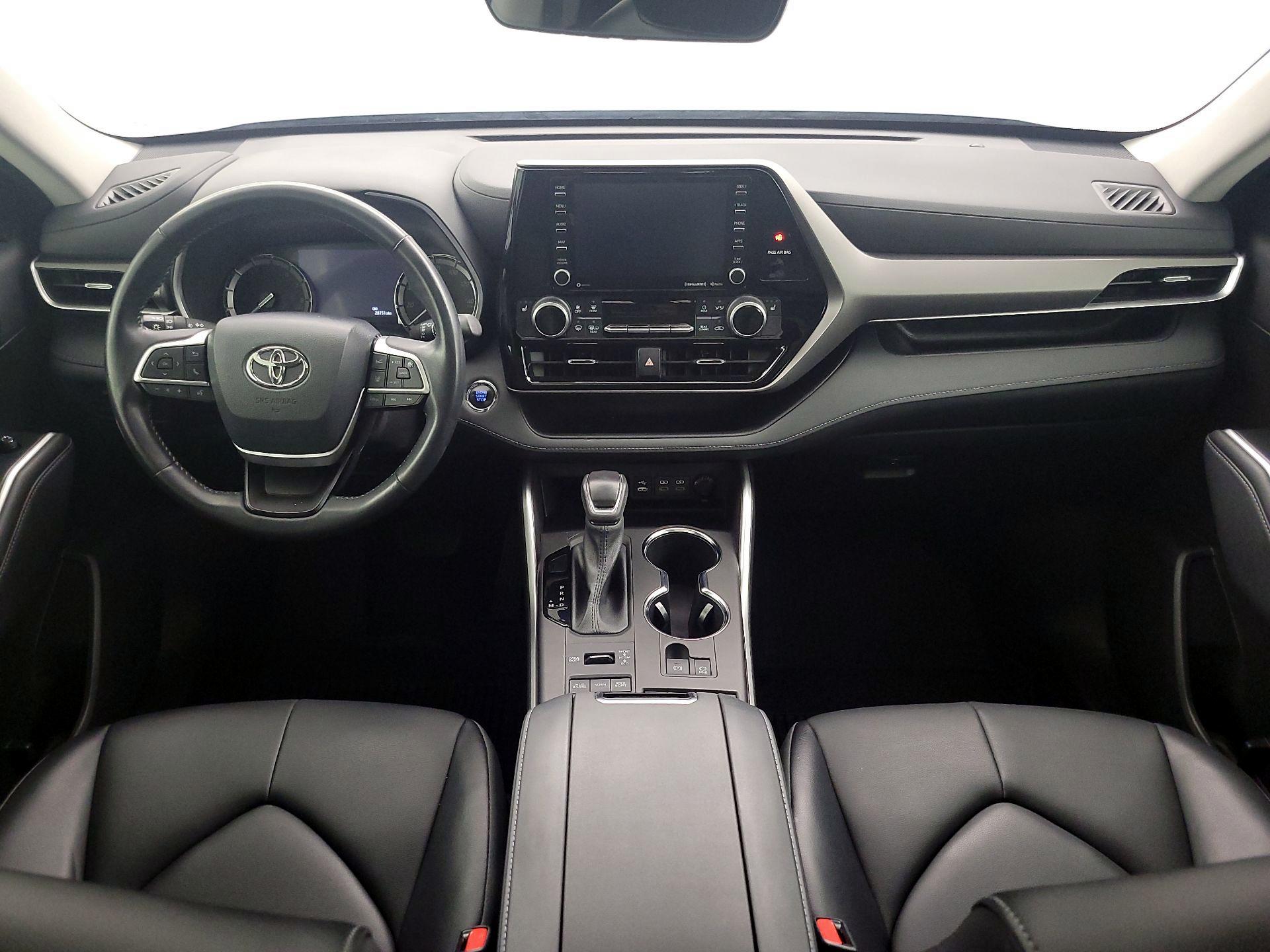 Thumbnail: 2022 Toyota Highlander - 9
