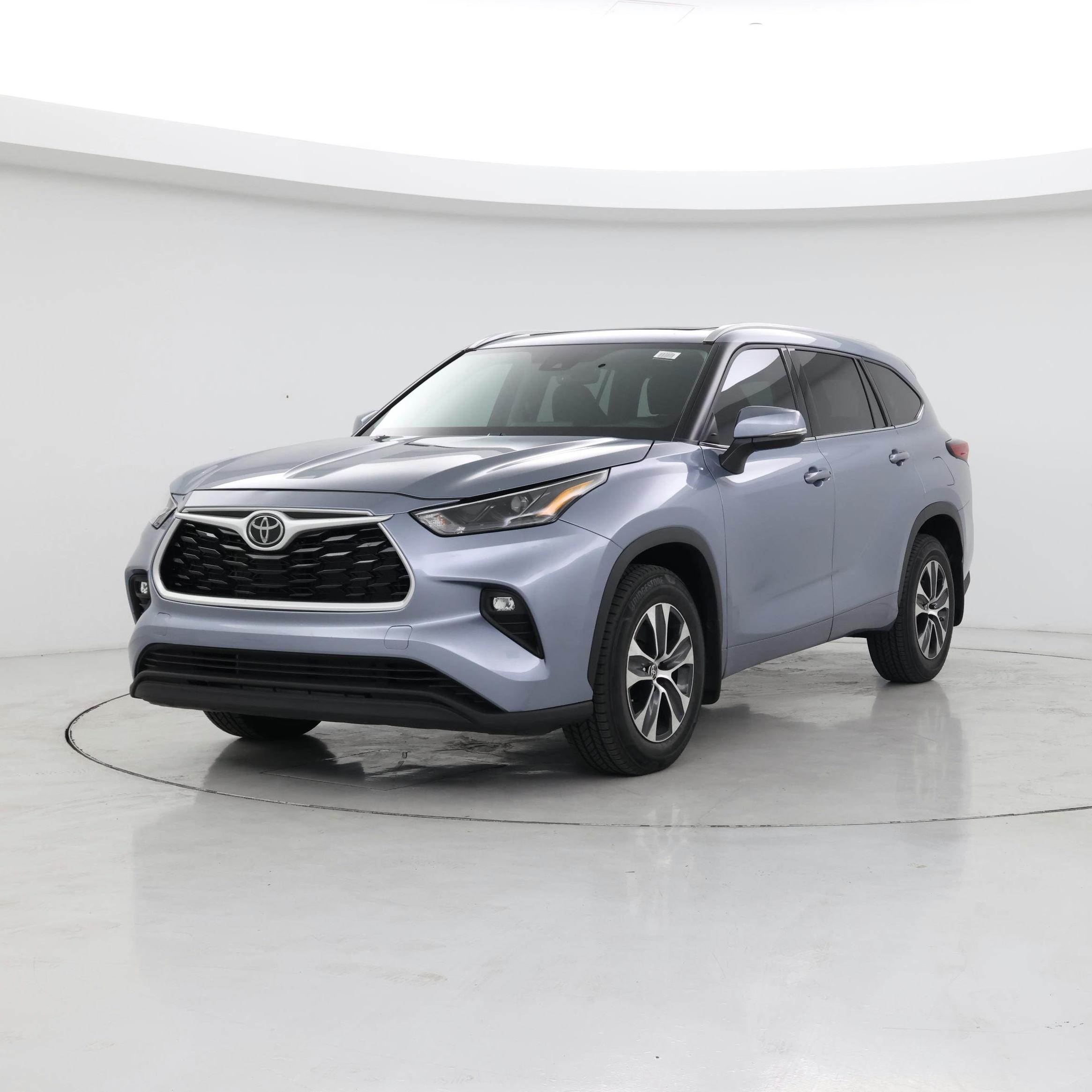 Thumbnail: 2022 Toyota Highlander - 4