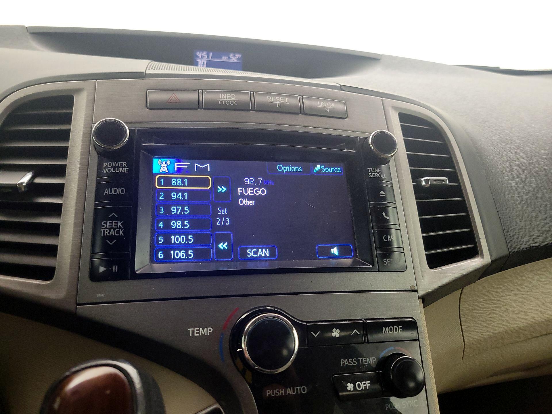 Thumbnail: 2014 Toyota Venza - 15