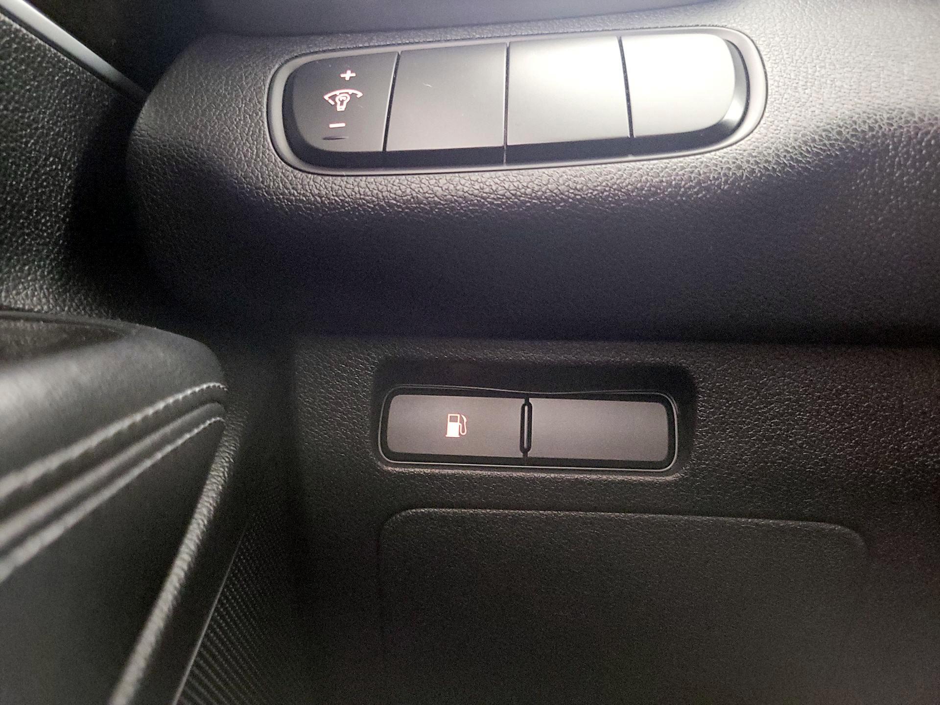 Thumbnail: 2016 Kia Sorento - 13