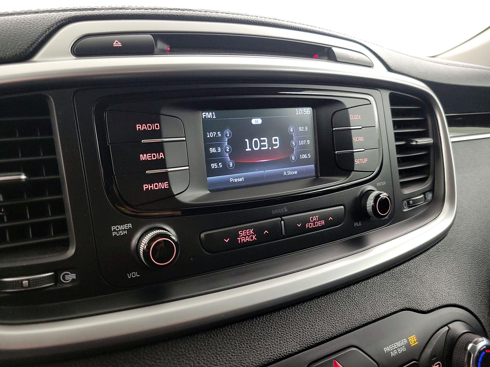 Thumbnail: 2016 Kia Sorento - 15