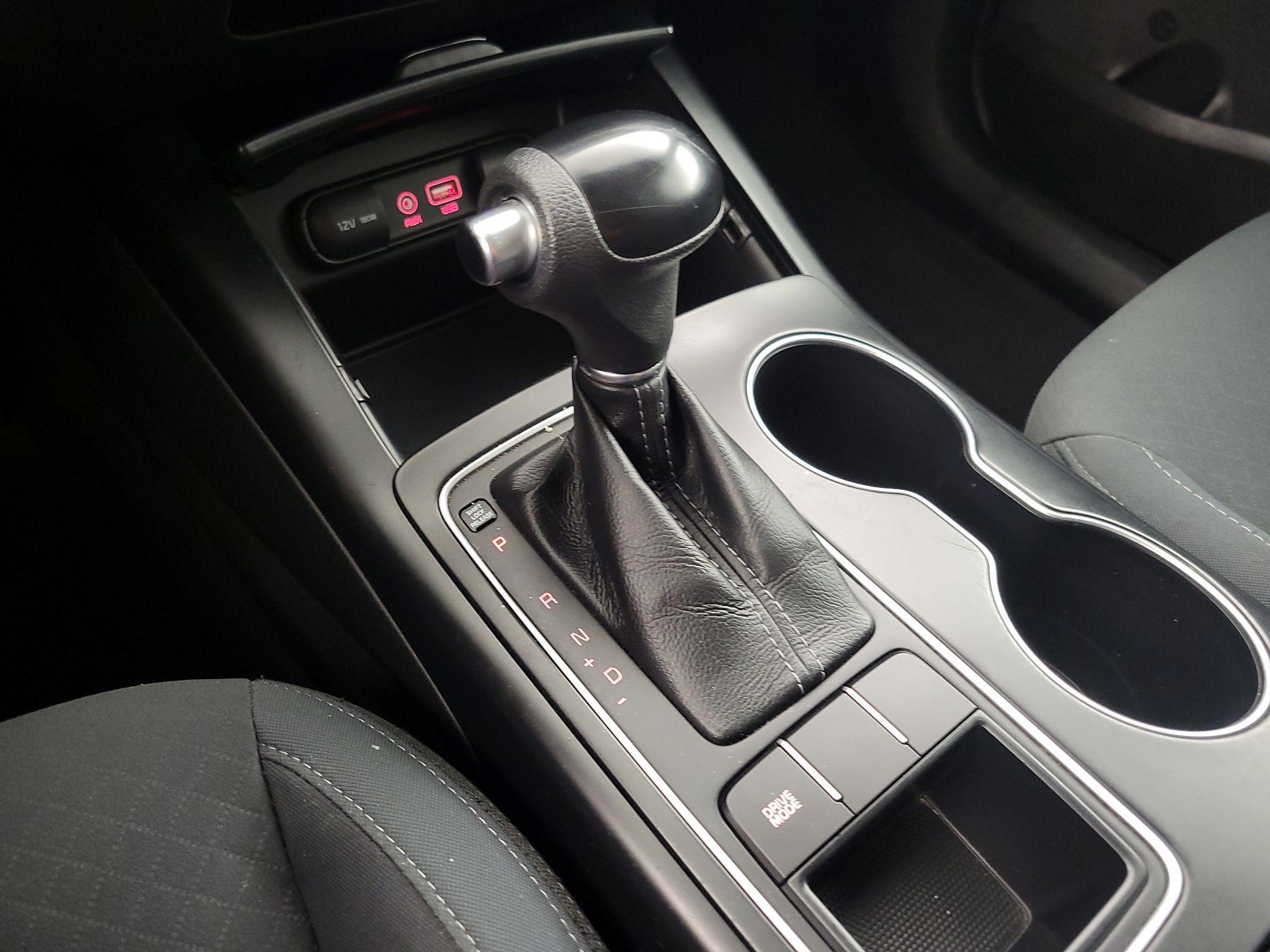 Thumbnail: 2016 Kia Sorento - 17