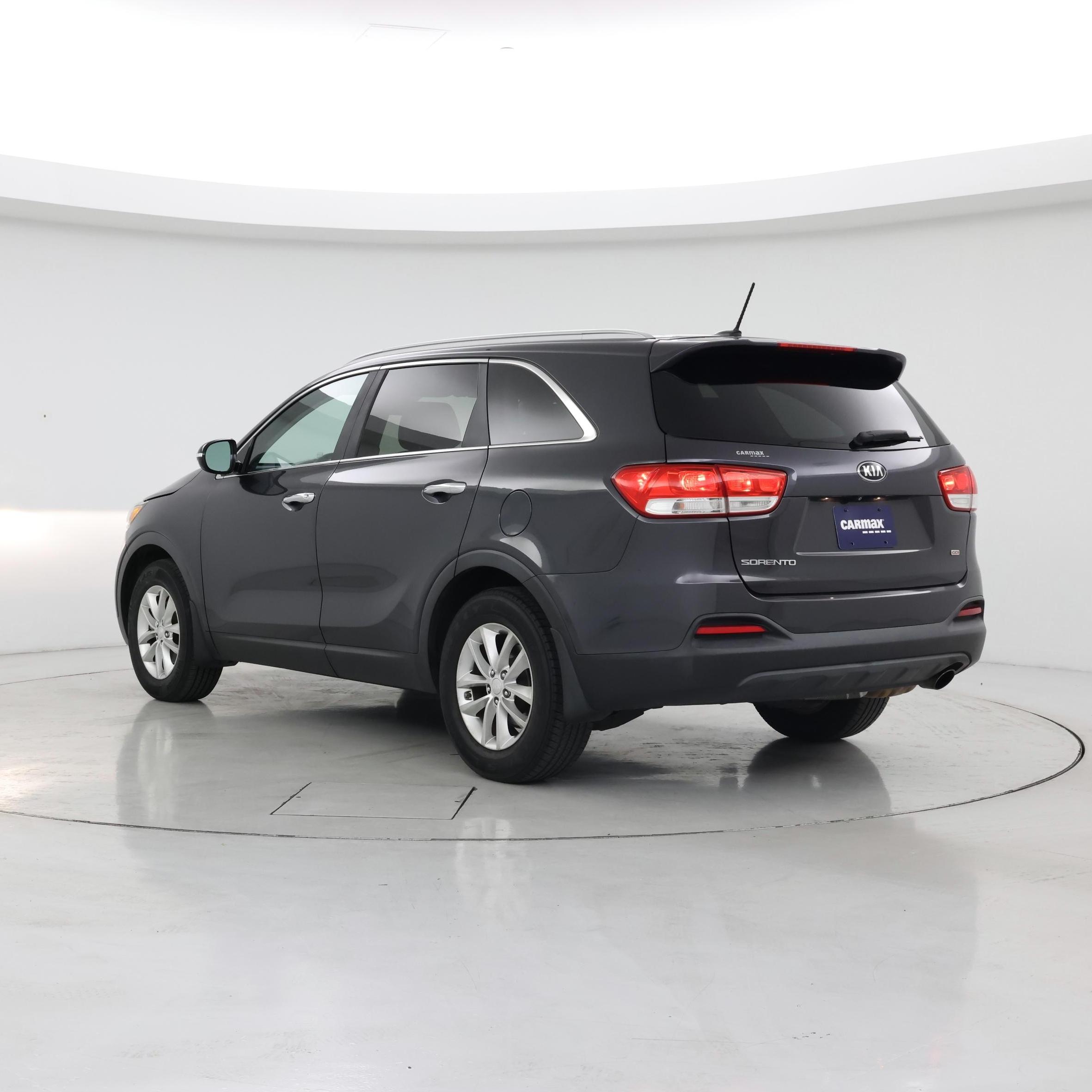 Thumbnail: 2016 Kia Sorento - 2