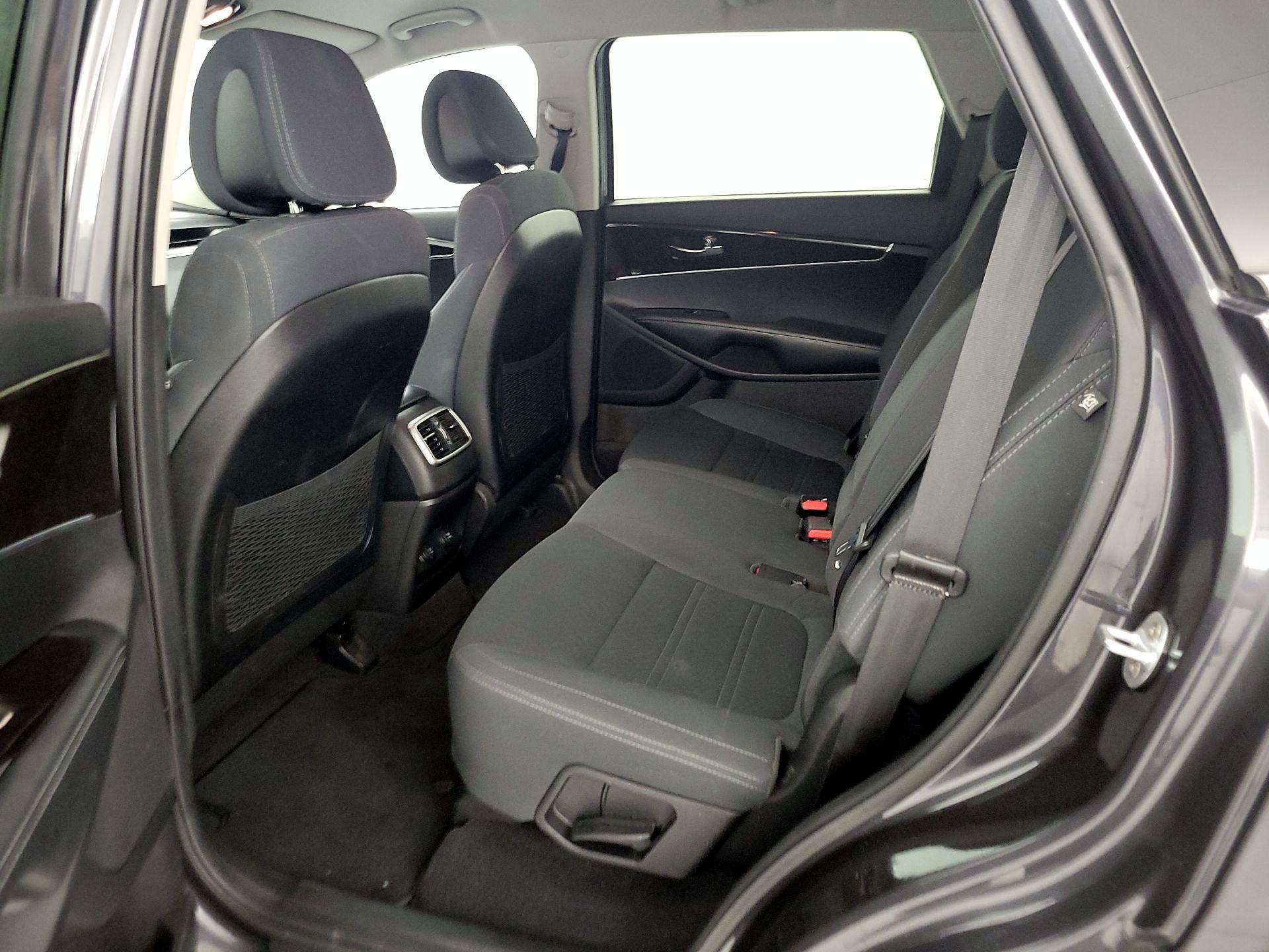 Thumbnail: 2016 Kia Sorento - 19